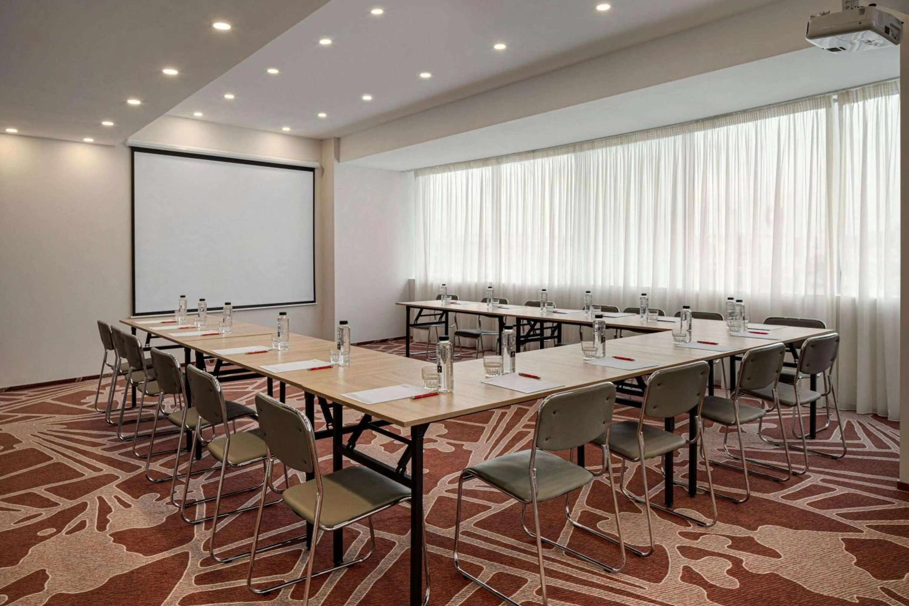 Meeting/conference room in Ramada by Wyndham Bucharest Otopeni Airport