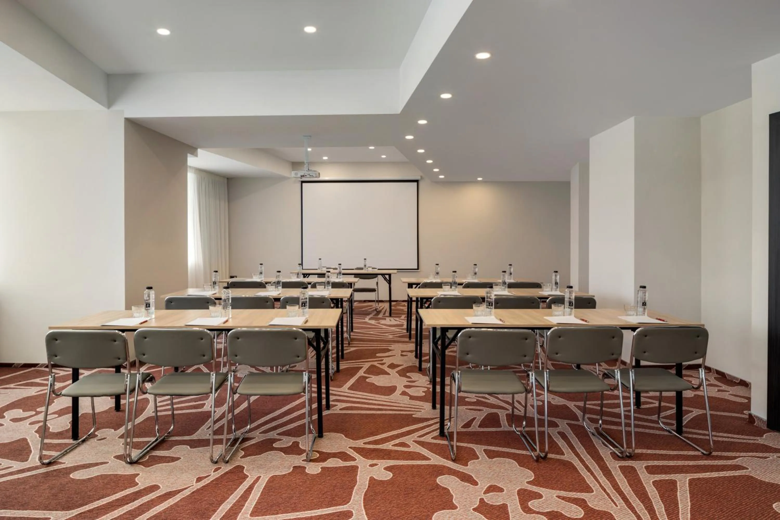 Meeting/conference room in Ramada by Wyndham Bucharest Otopeni Airport