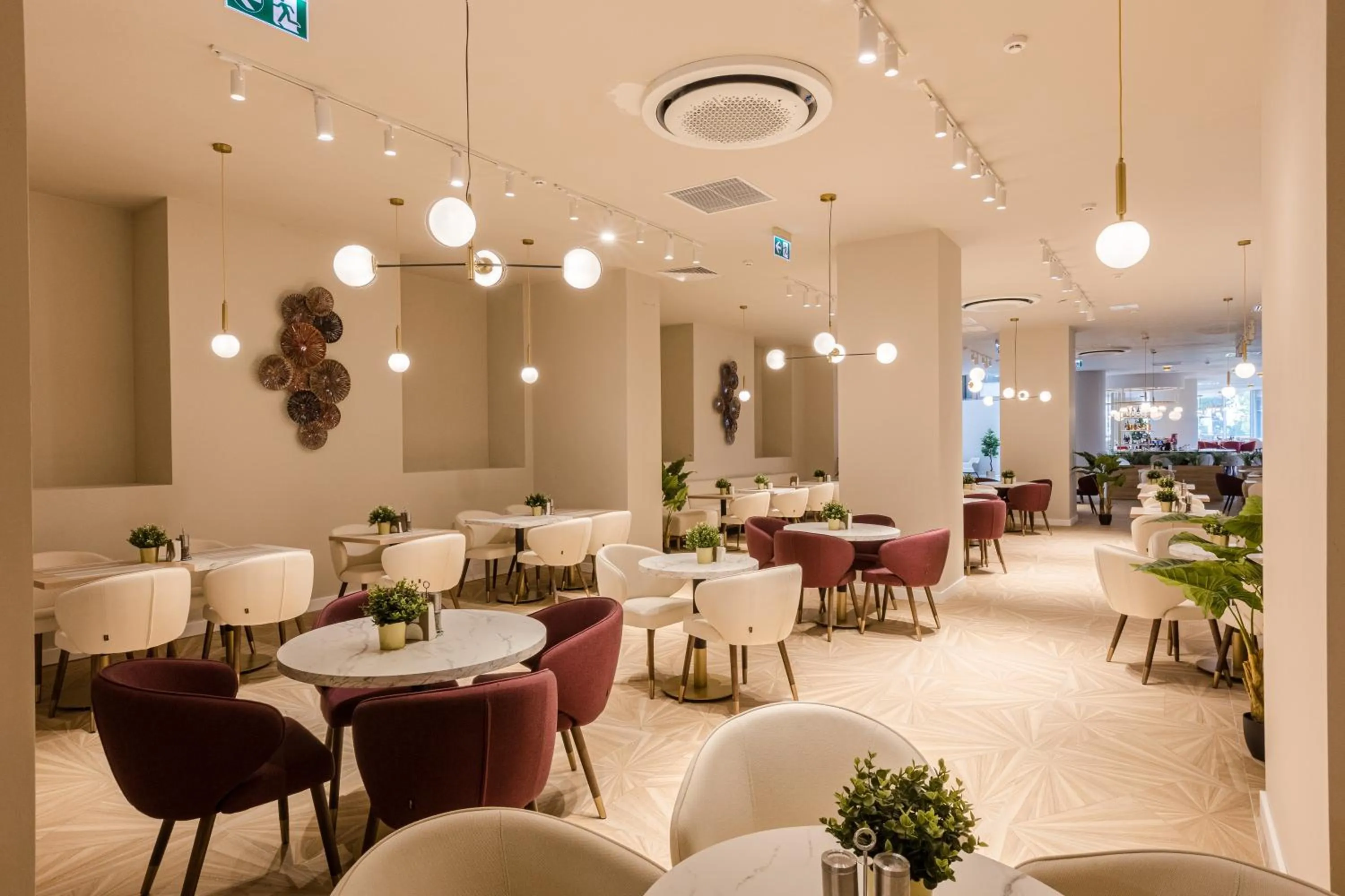 Restaurant/places to eat in Ramada by Wyndham Bucharest Otopeni Airport