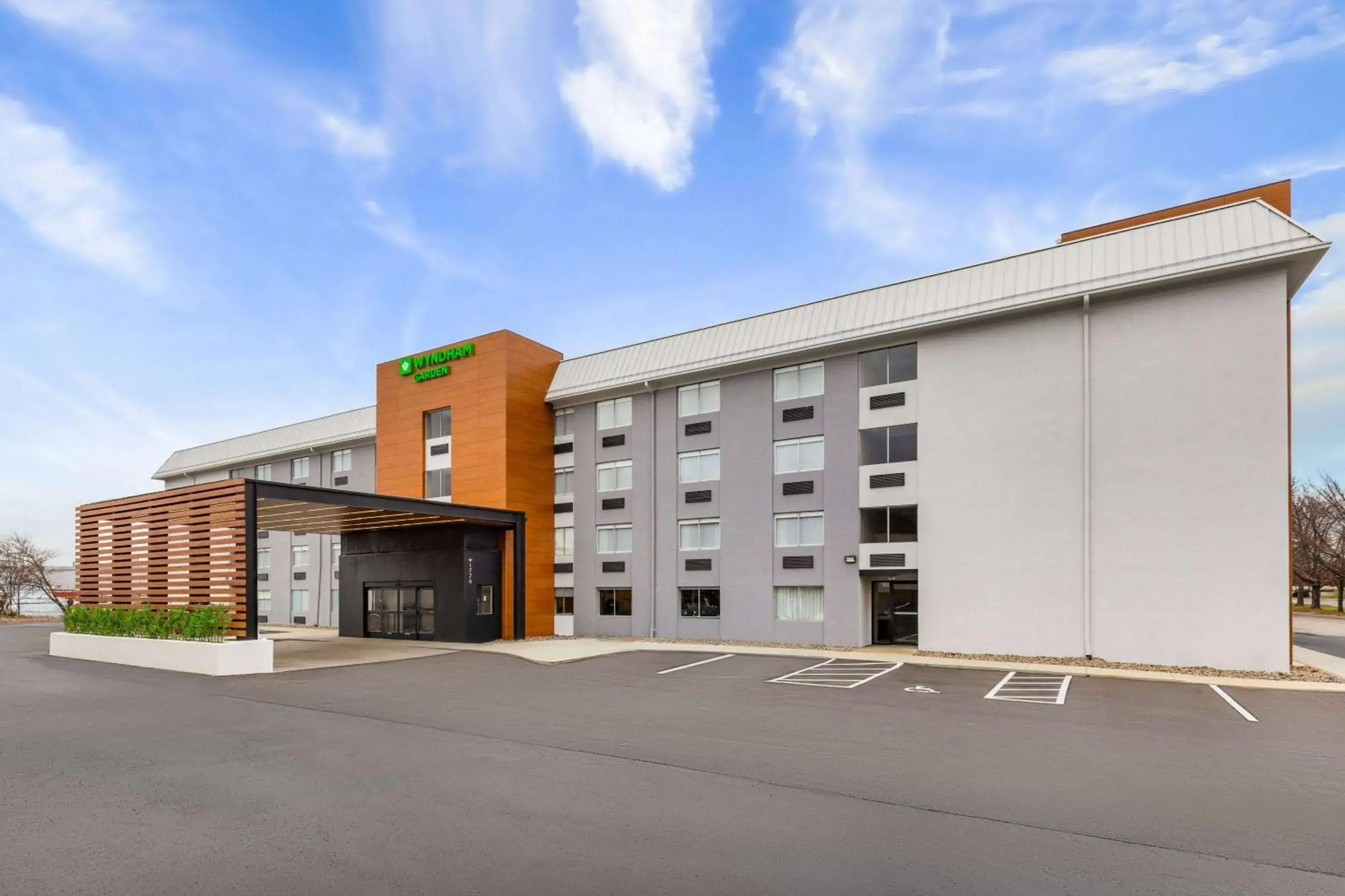 Property building in Wyndham Garden Louisville KY Property building in Wyndham Garden Louisville KY