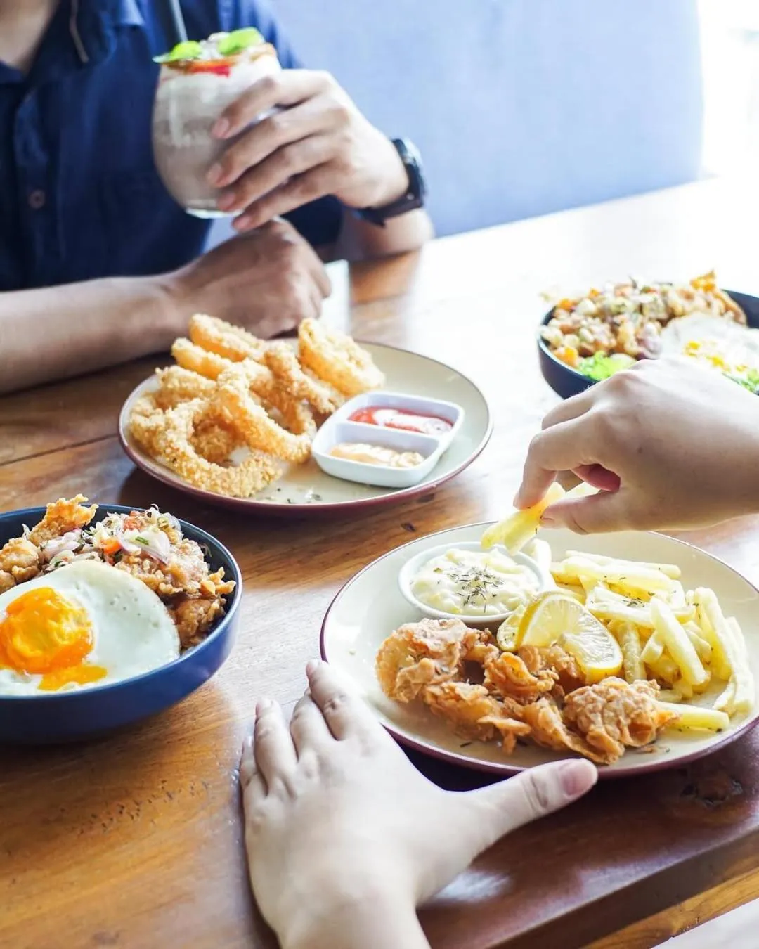 Restaurant/places to eat in Front One Boutique Tugu Muda Semarang