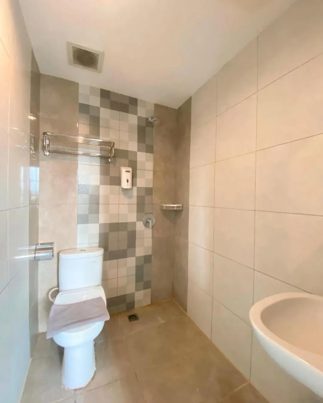 Front One Boutique Tugu Muda Semarang Front One Boutique Tugu Muda Semarang