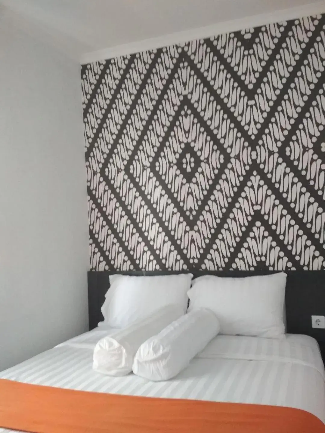 Bed in Front One Boutique Tugu Muda Semarang Bed in Front One Boutique Tugu Muda Semarang