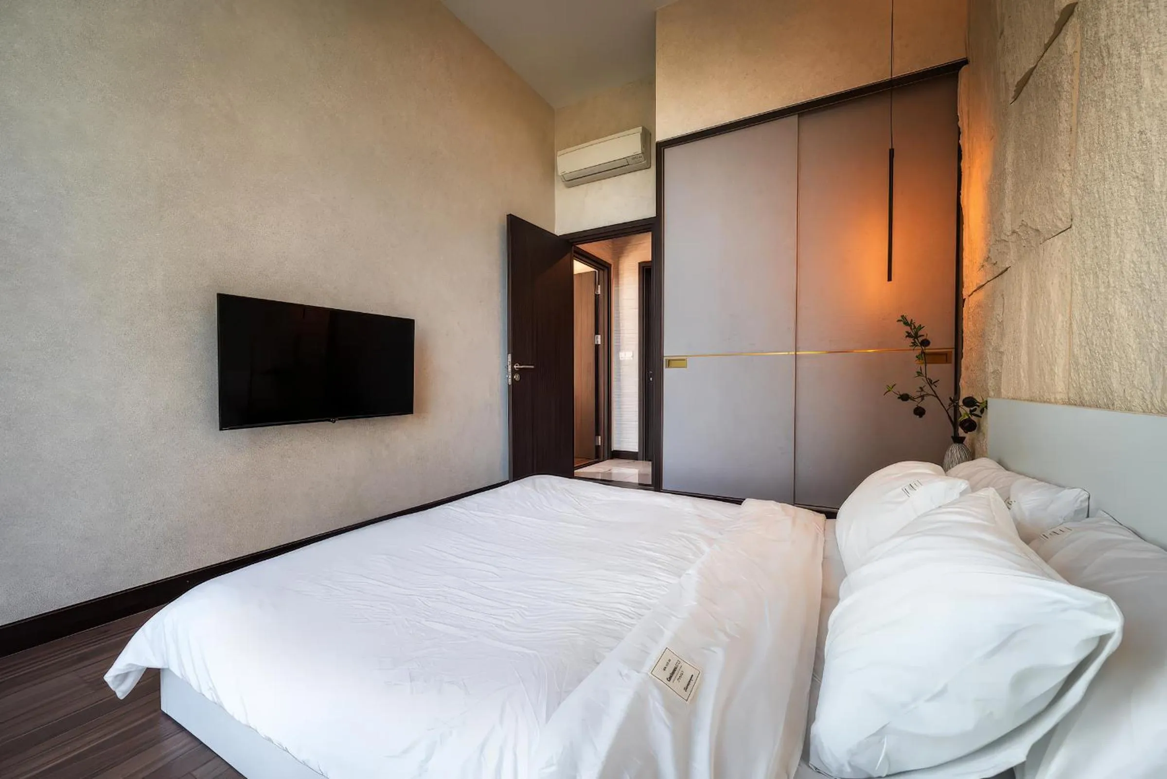 Bed in Empire City Thủ Thiêm D2