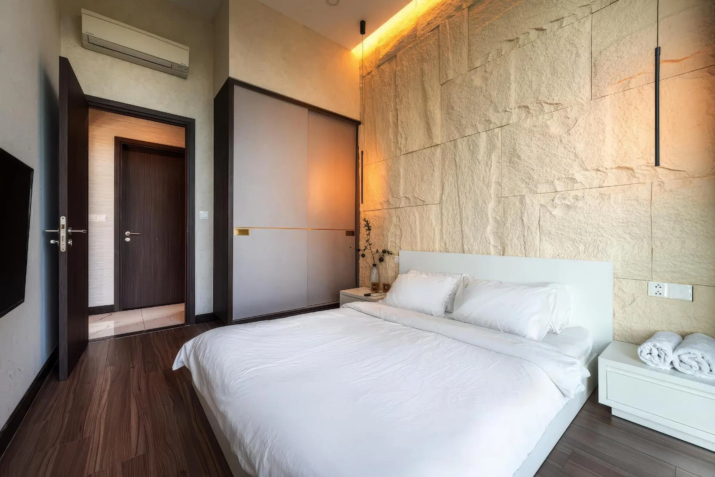 Bed in Empire City Thủ Thiêm D2