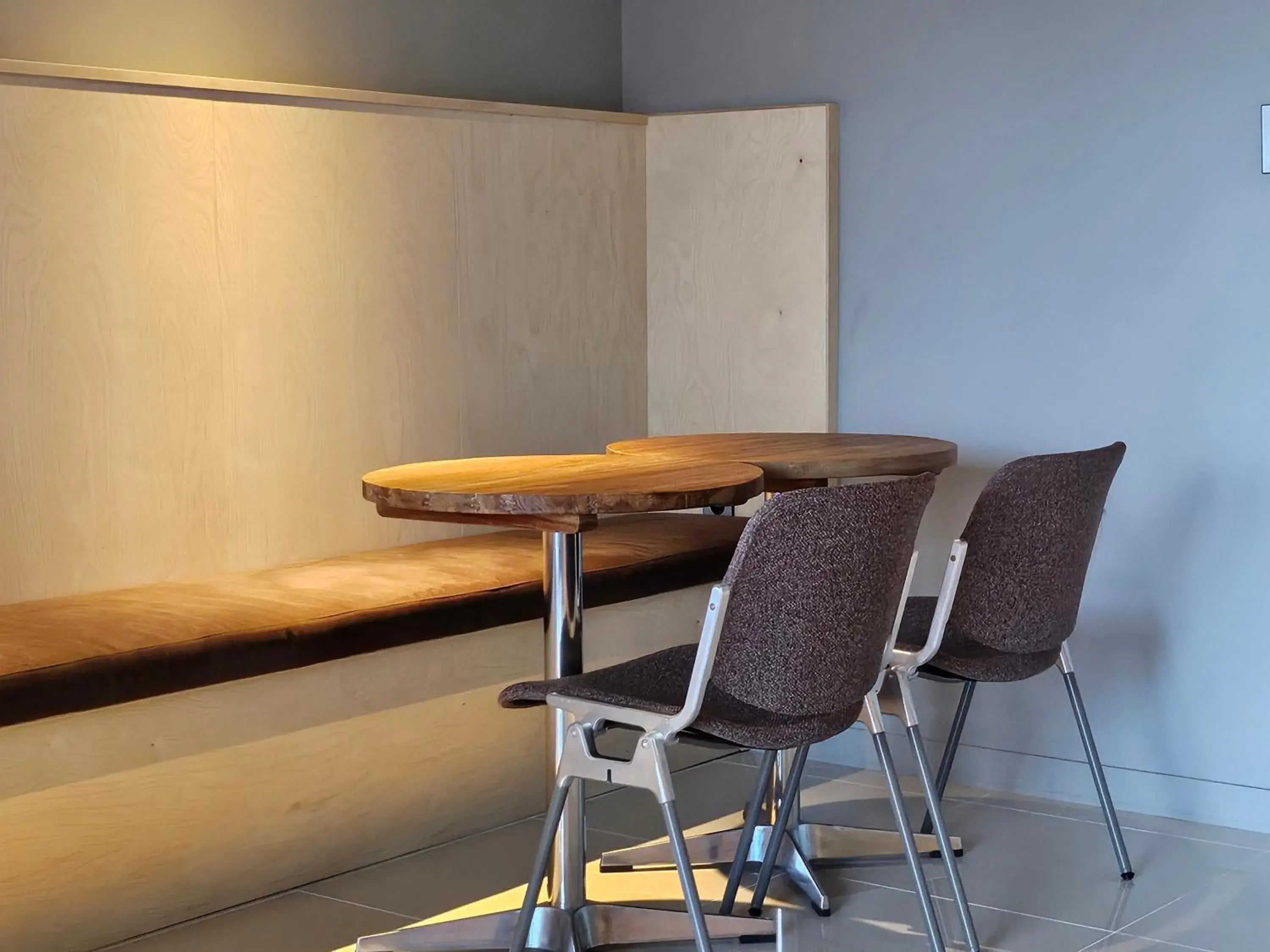 Lounge or bar in Red Hat Snail Lounge or bar in Red Hat Snail