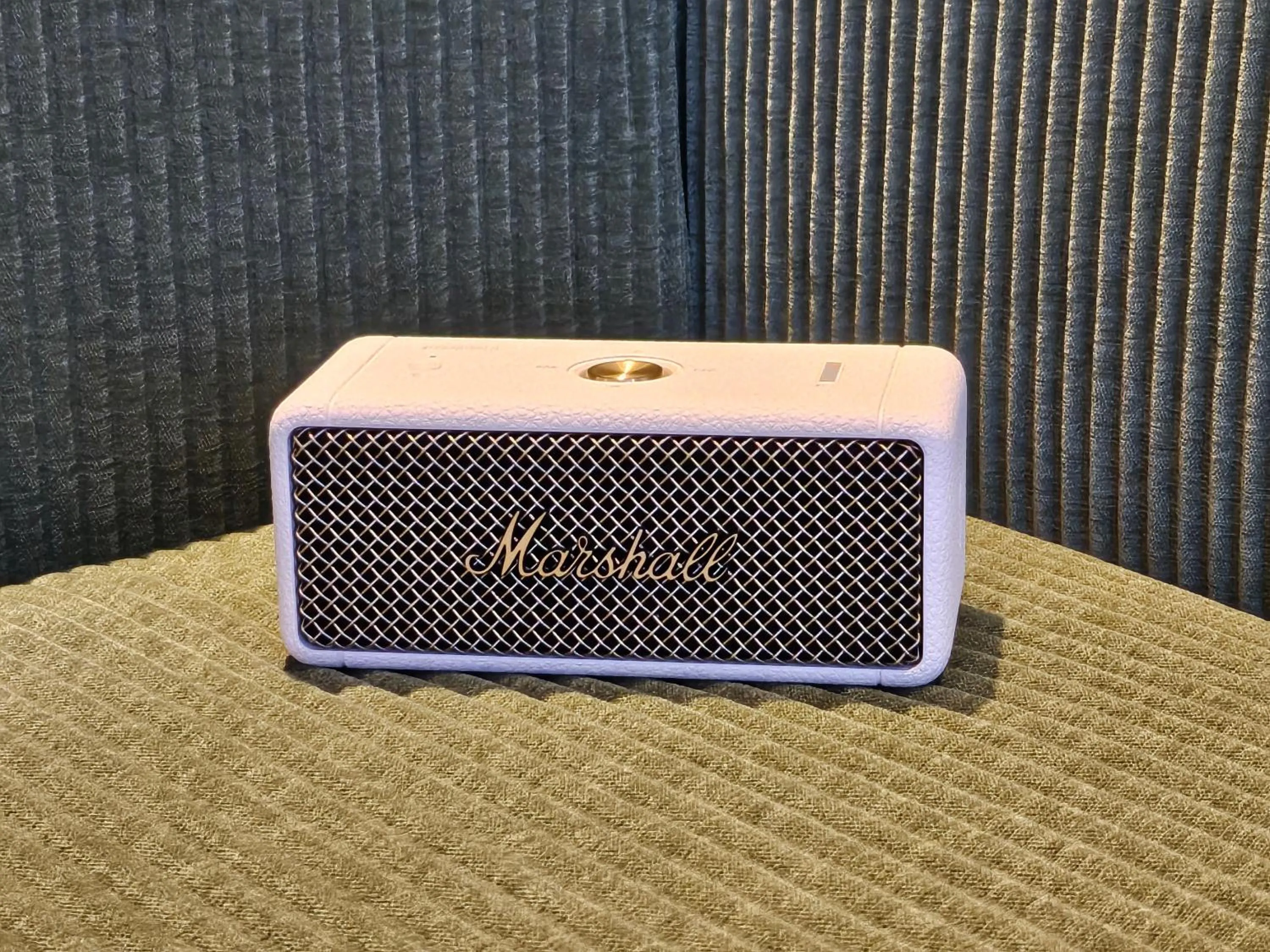 Bedroom in Red Hat Snail
