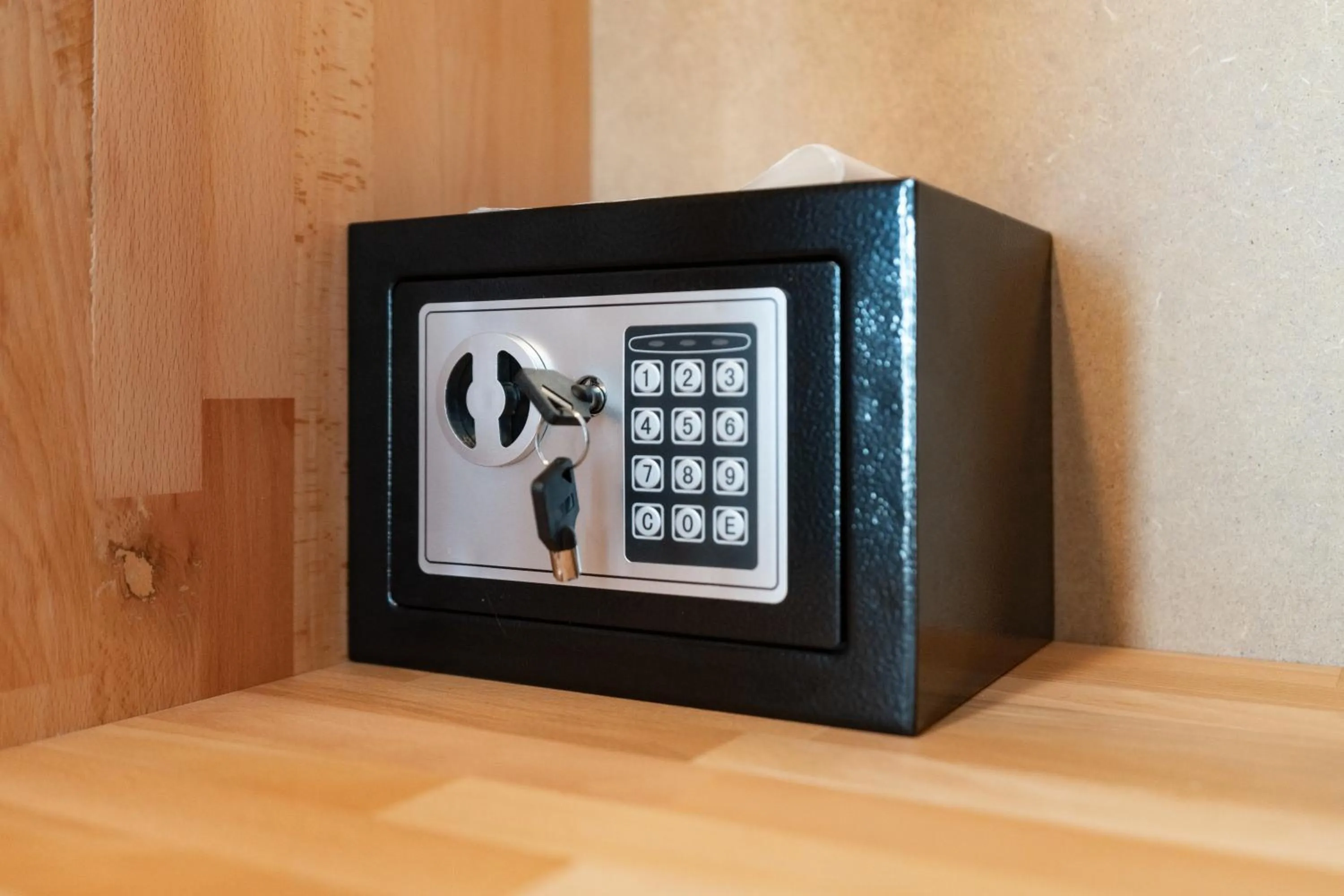 safe in Rodones 1924