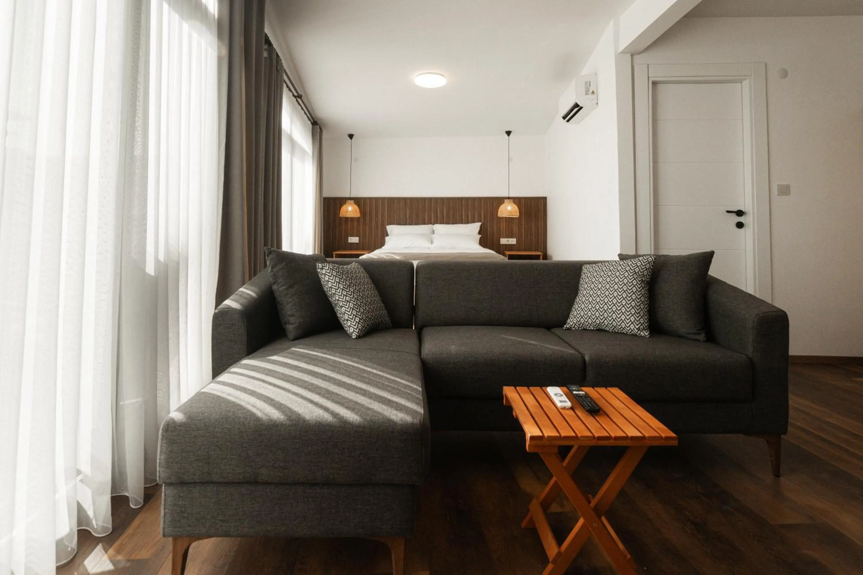 Seating area in Rodones 1924