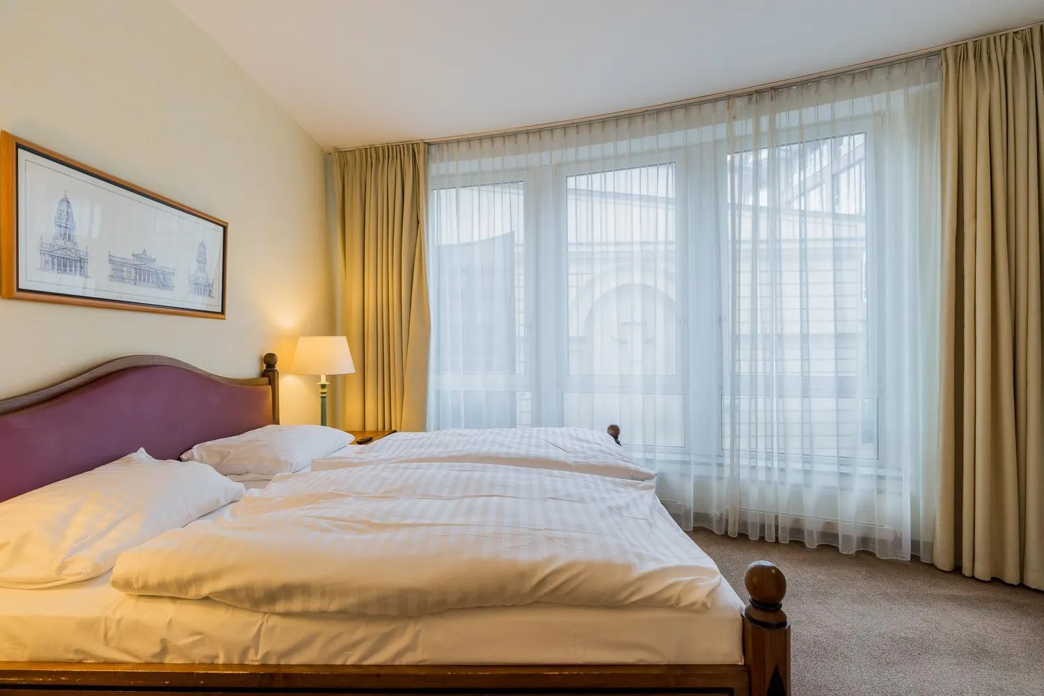 Bed in Apartmenthaus Berlin Mitte