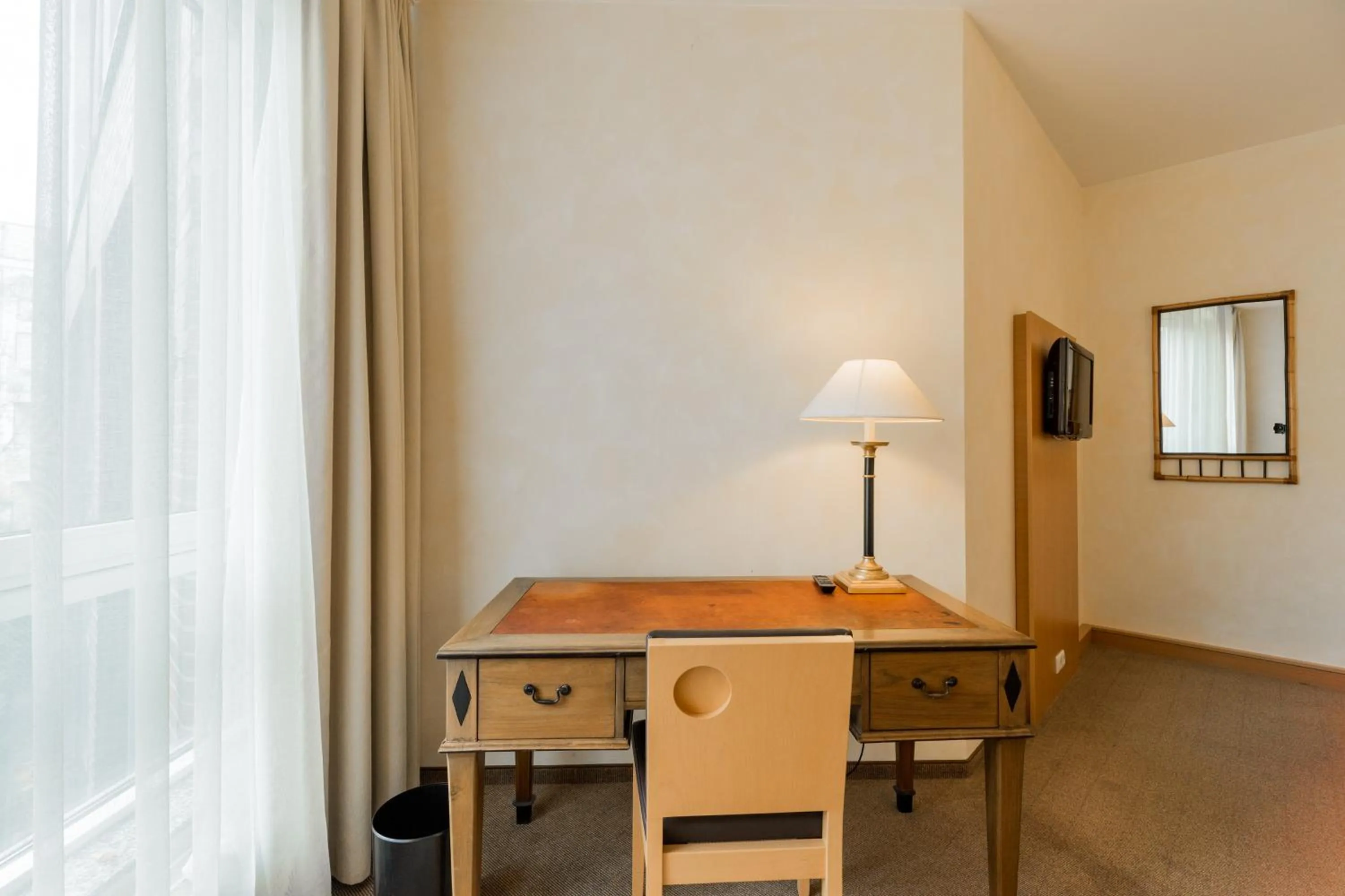 Text overlay in Apartmenthaus Berlin Mitte