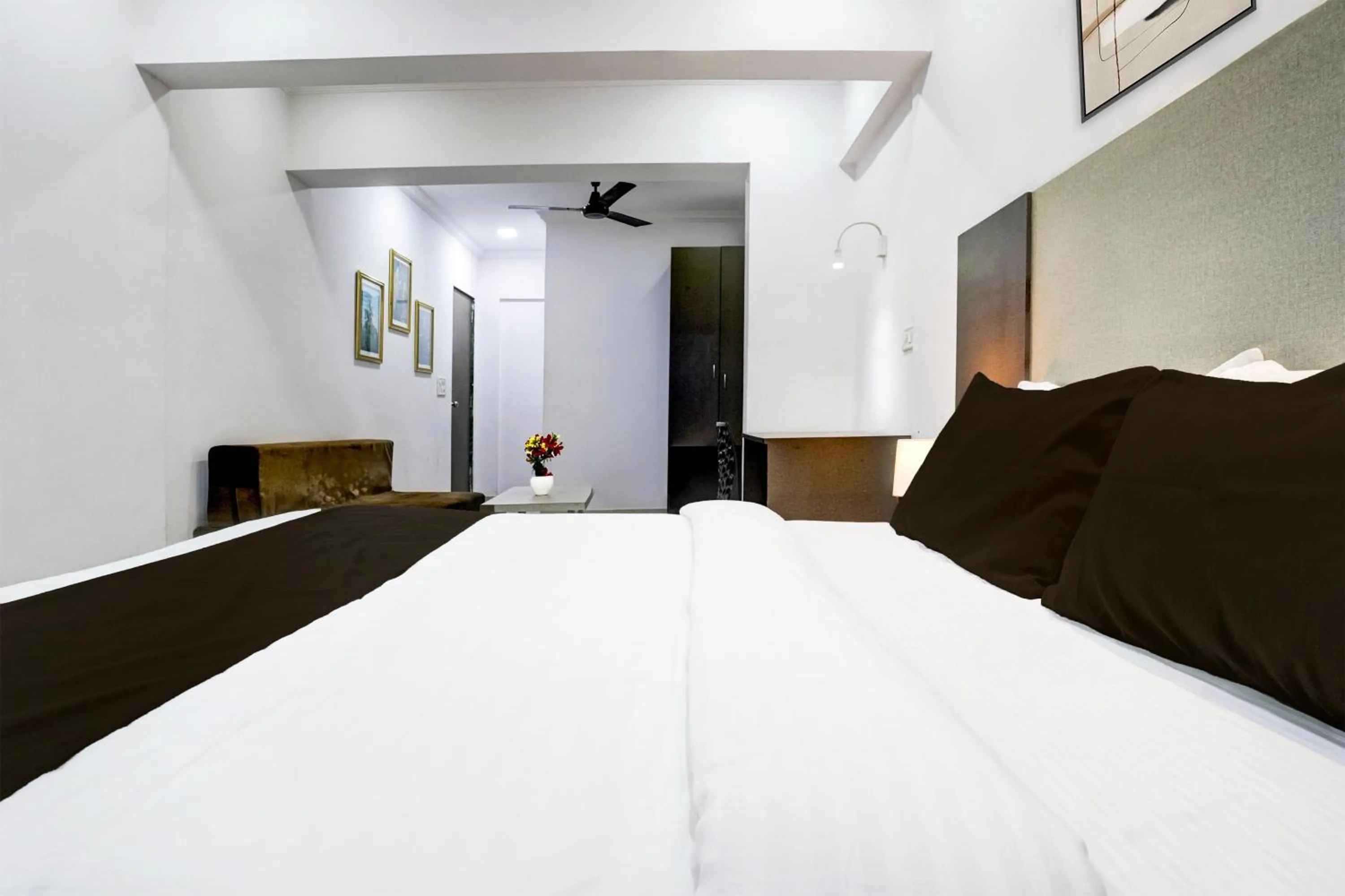 Bed in Super Hotel O Four Bungalow Formerly Ardaas Residency