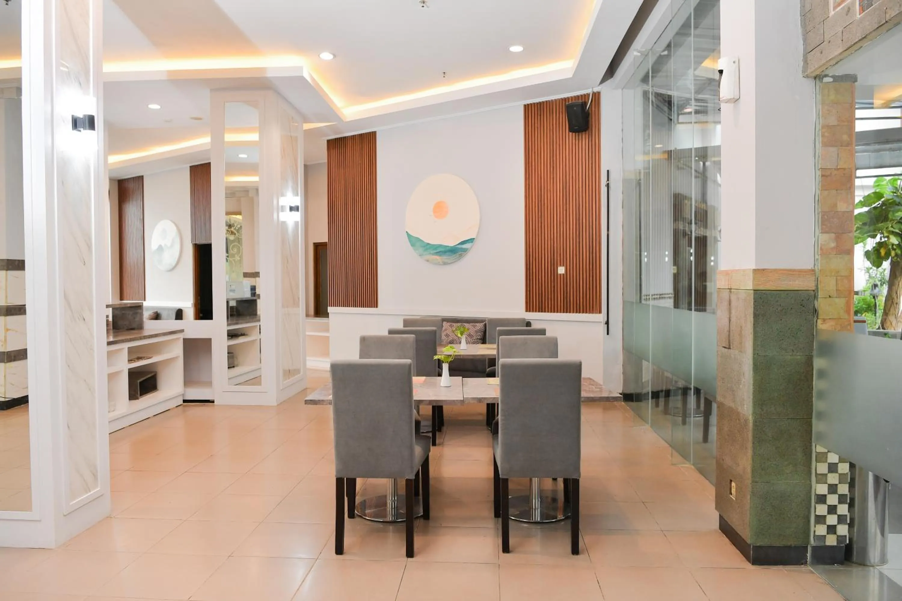 Restaurant/places to eat in Front One HK Resort Simpang Lima