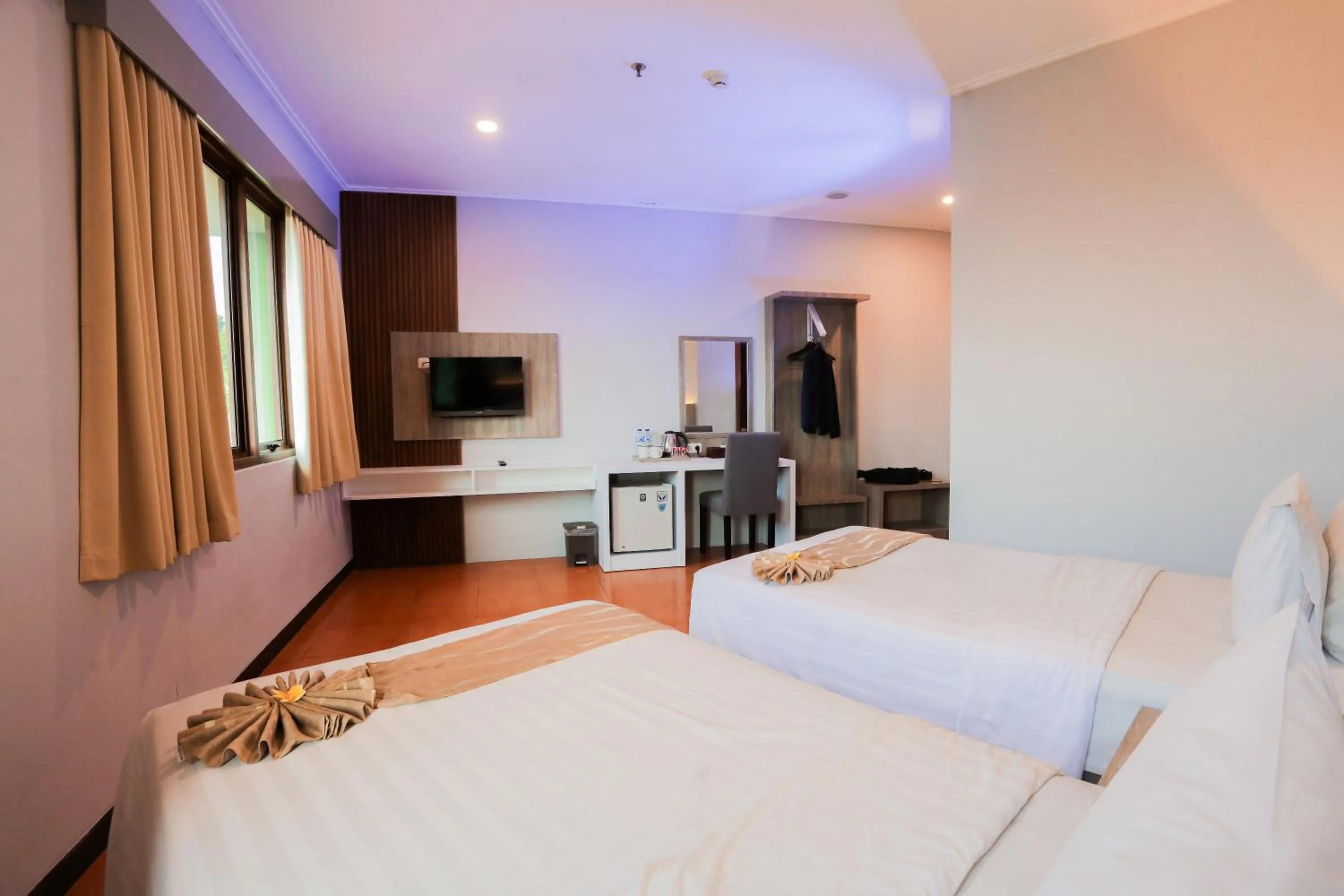 Bed in Front One HK Resort Simpang Lima