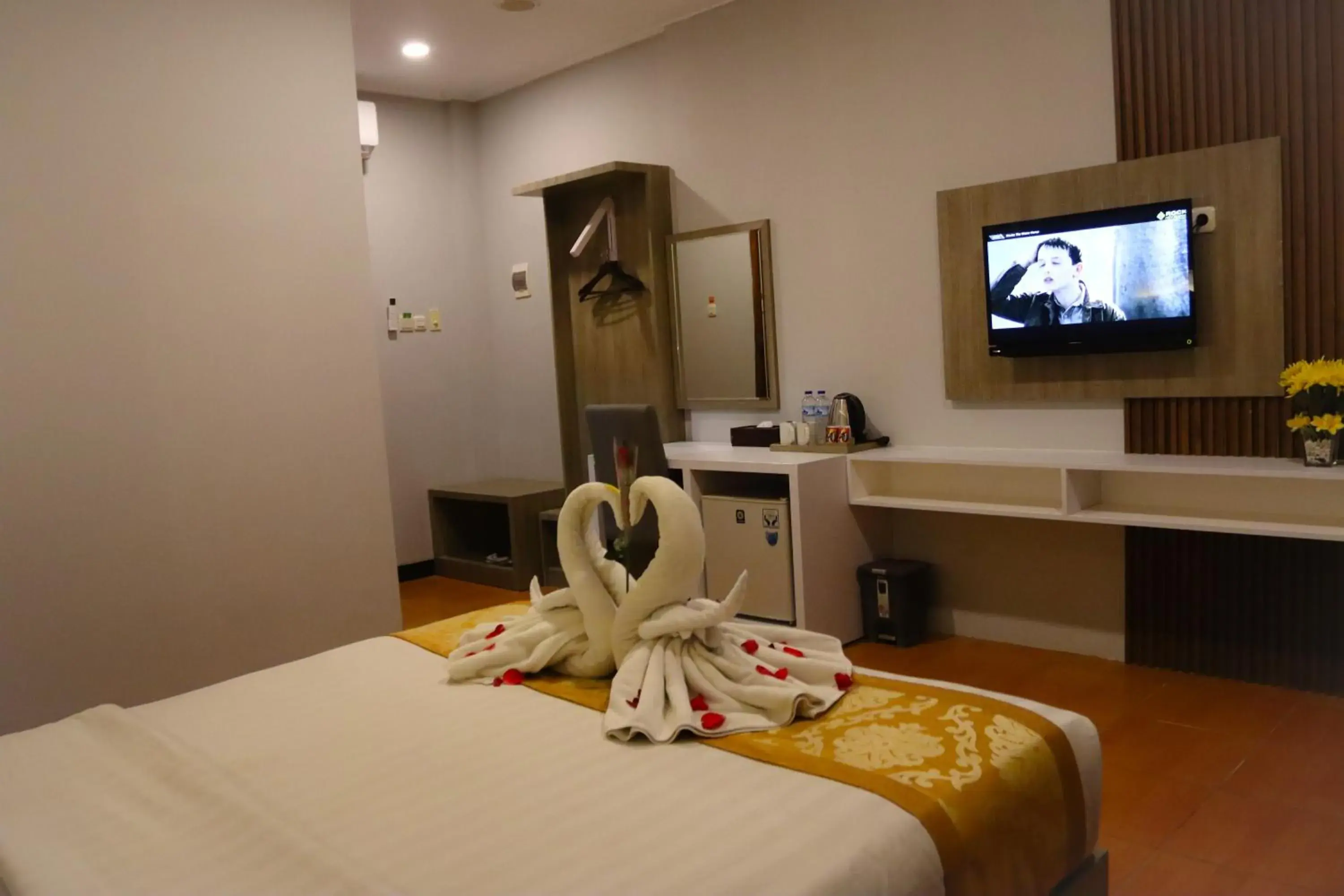 Property building, Bed in Front One HK Resort Simpang Lima Property building, Bed in Front One HK Resort Simpang Lima