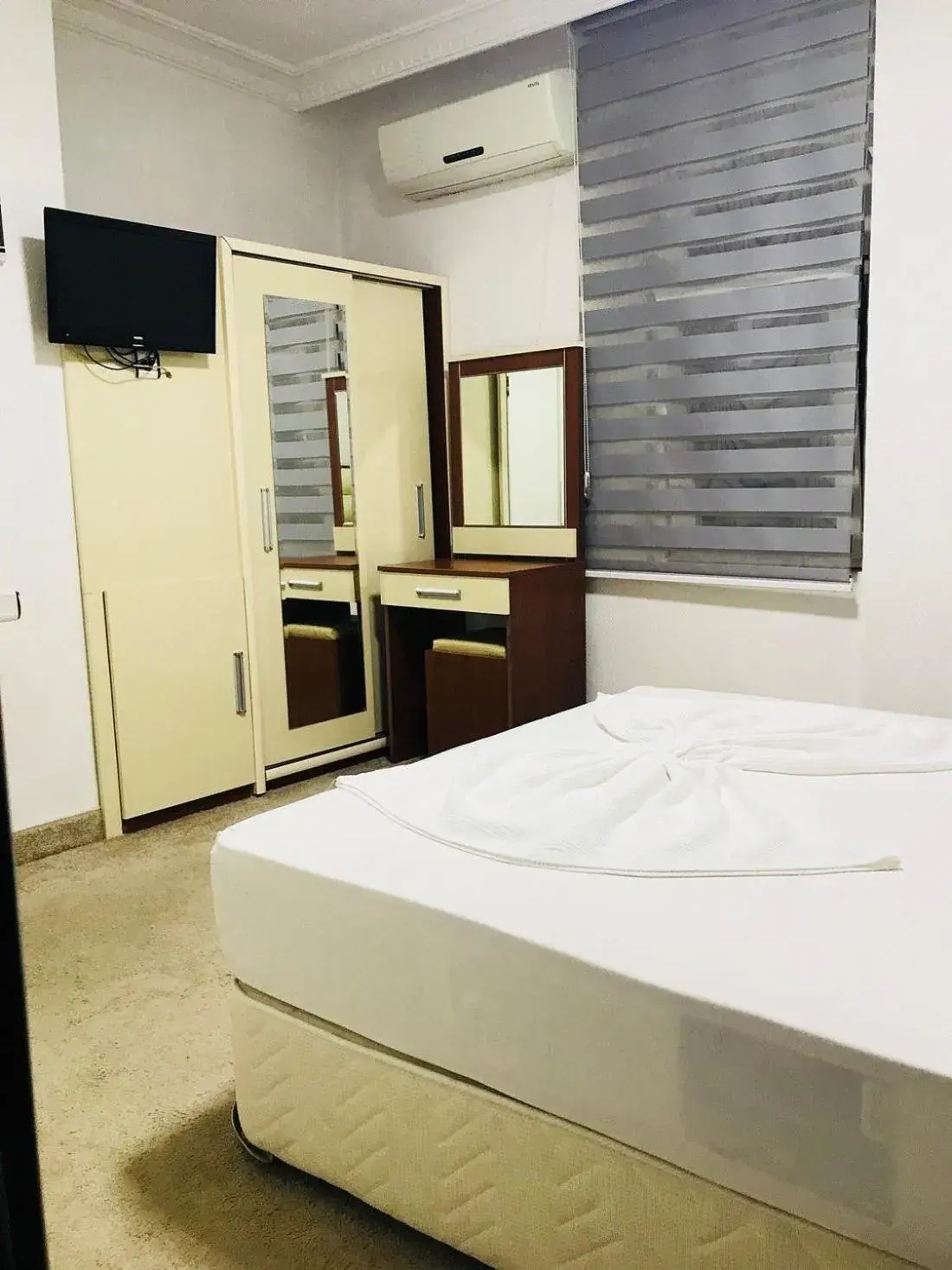 Photo of the whole room, Bed in Deluxe Ersoy Hotel Photo of the whole room, Bed in Deluxe Ersoy Hotel