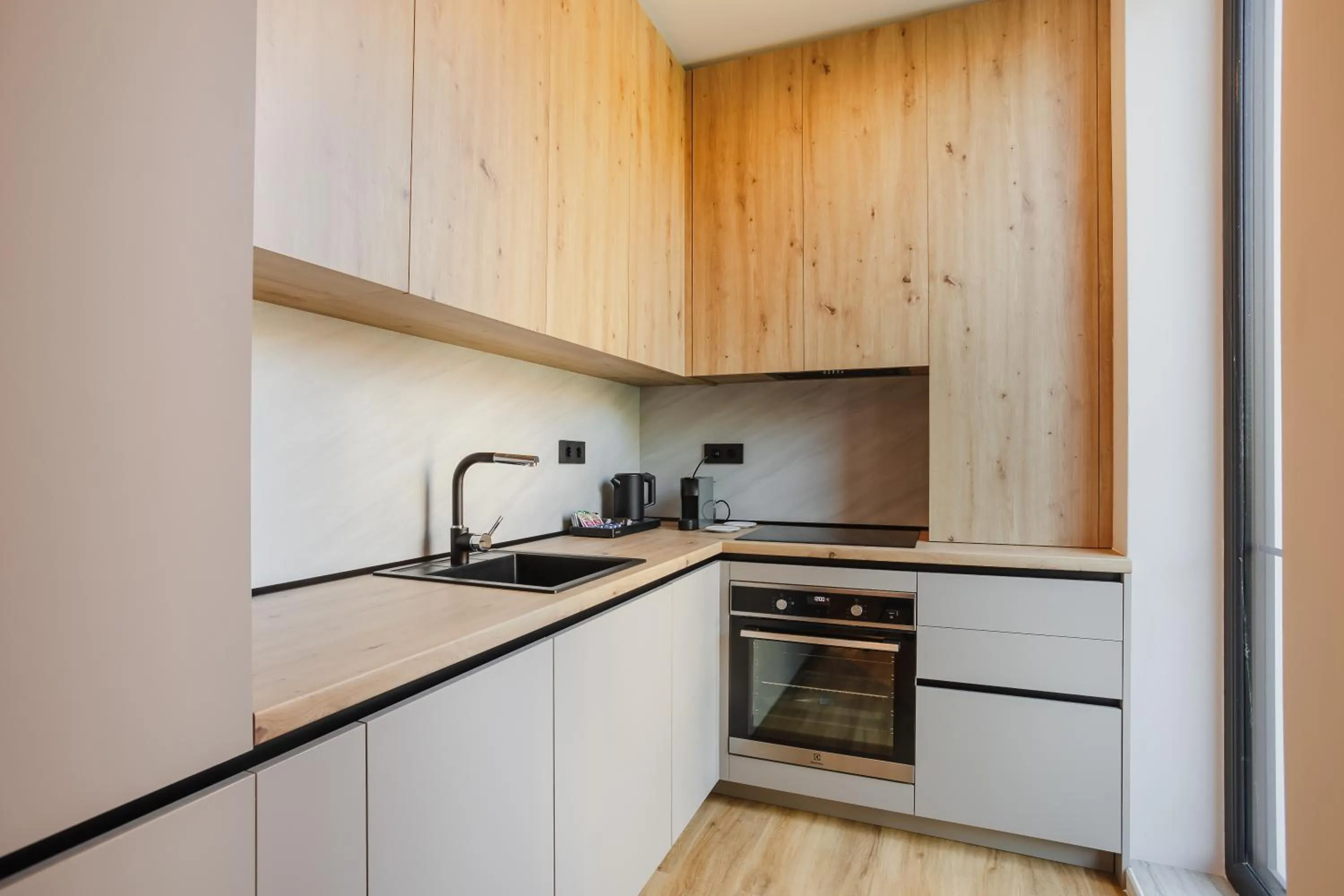 Bloom Downtown Suites