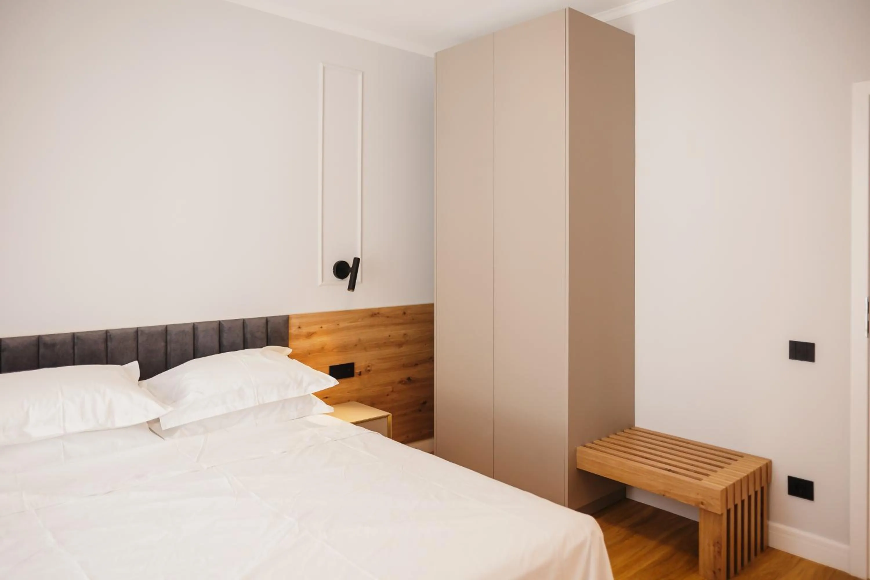 Bed in Bloom Downtown Suites