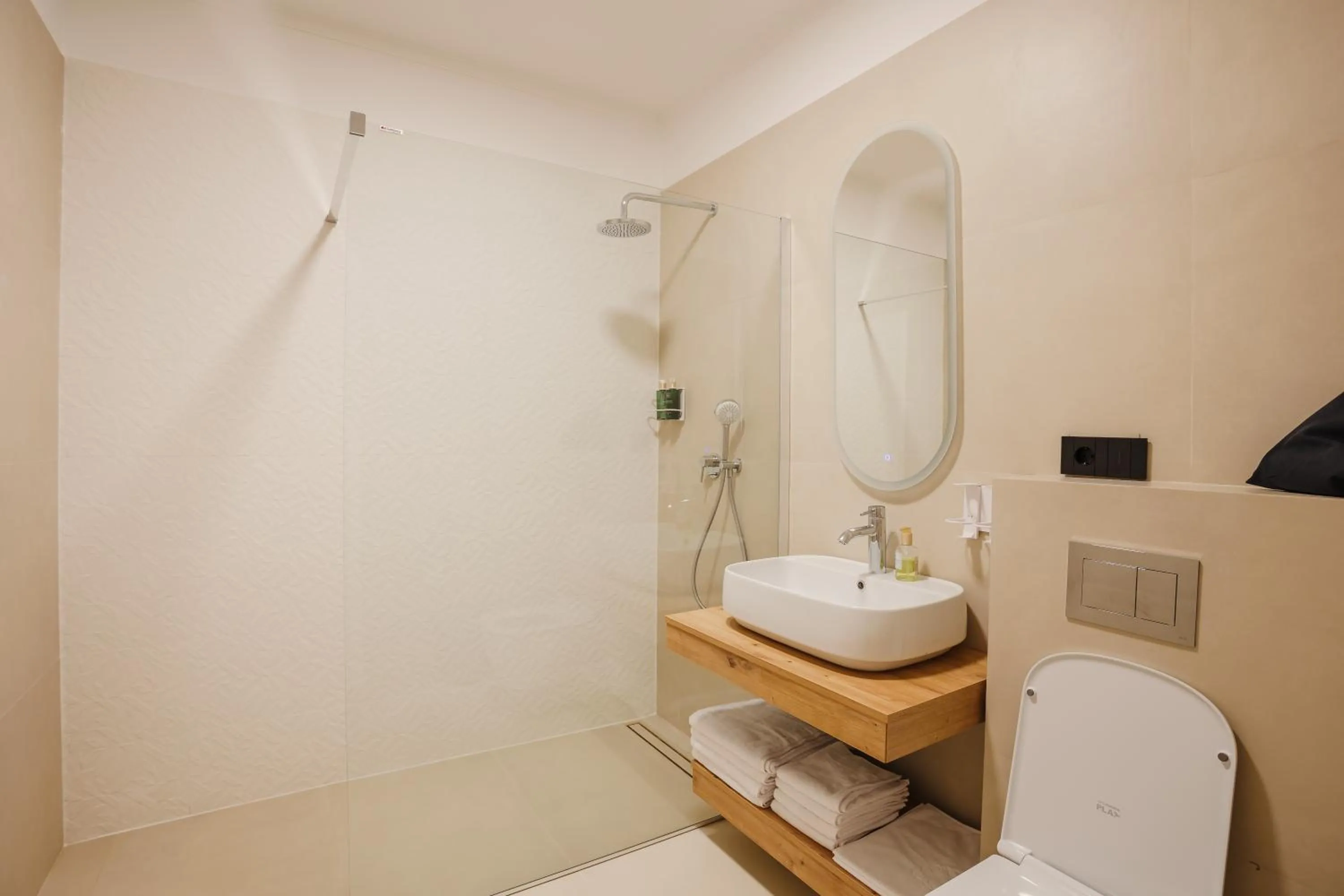 Bloom Downtown Suites