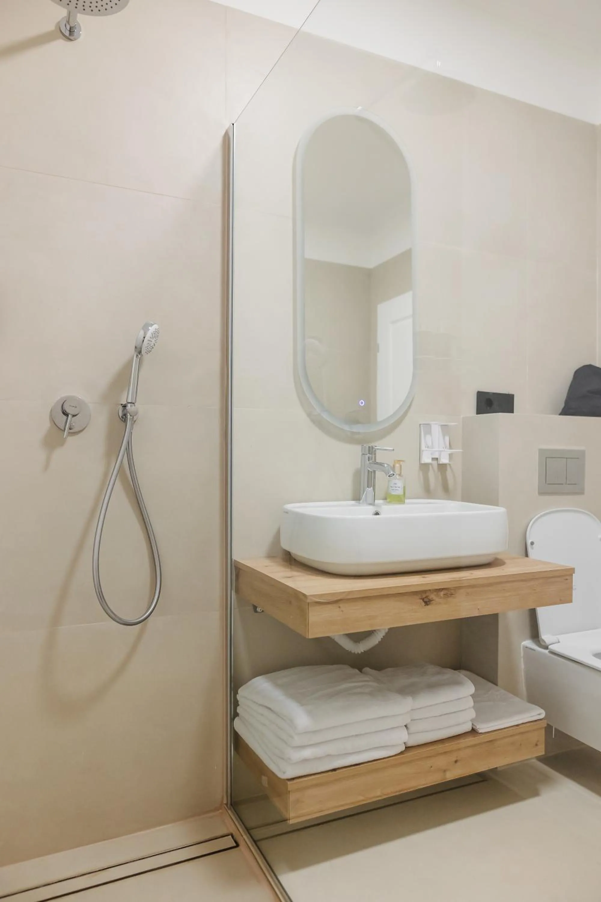Bloom Downtown Suites
