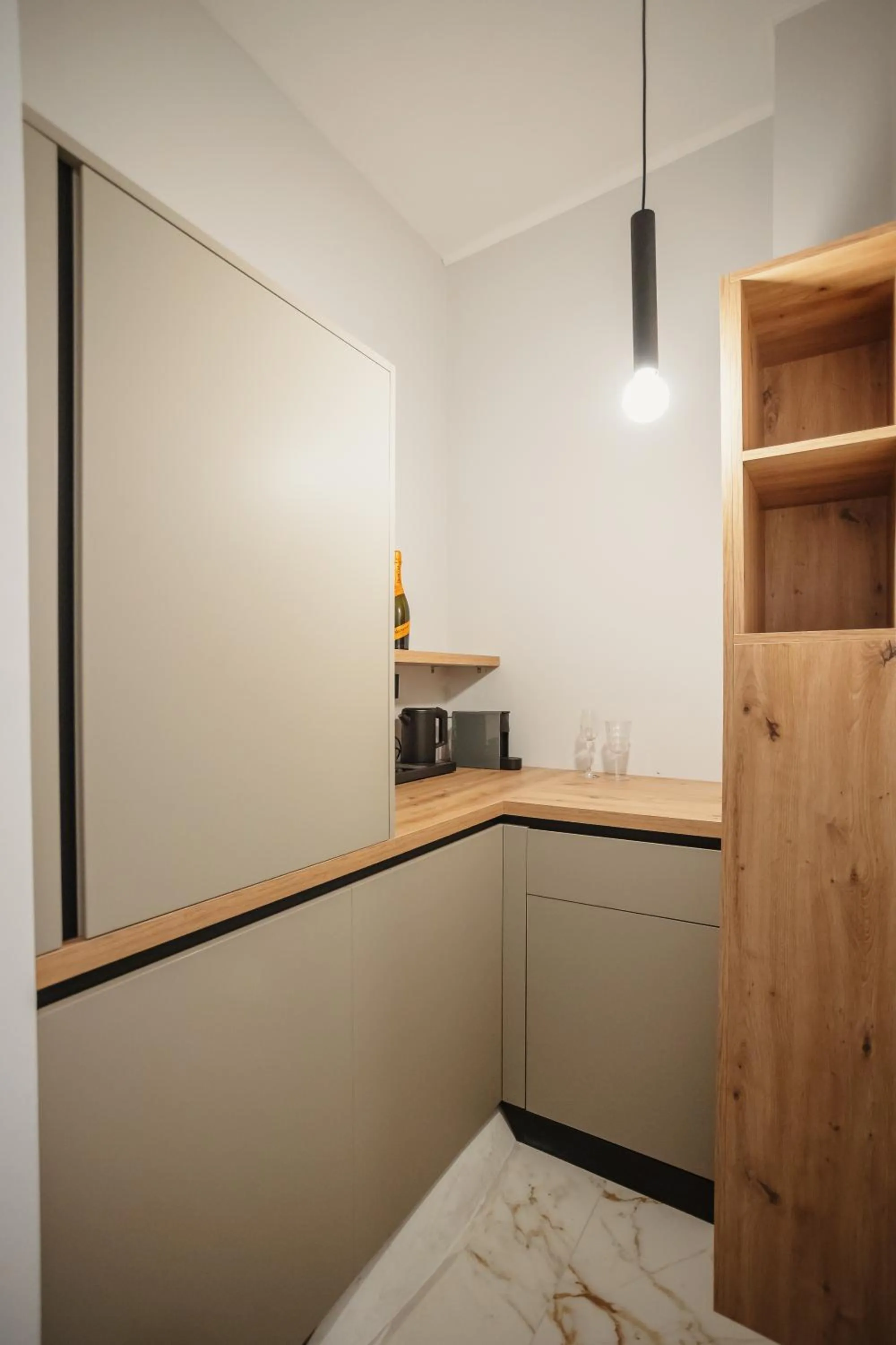 Bloom Downtown Suites