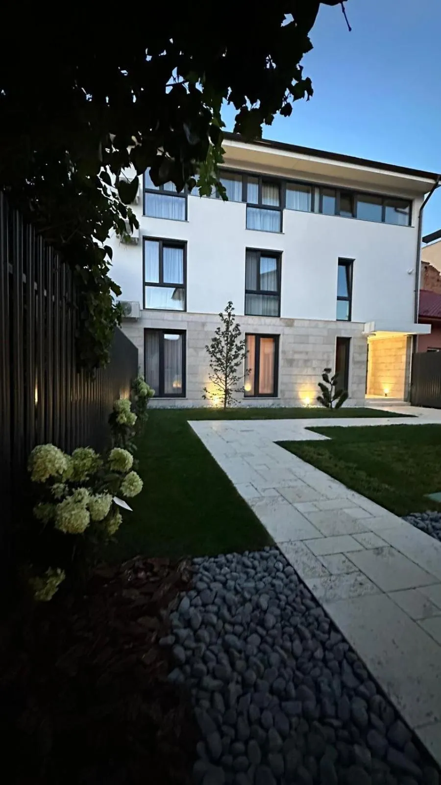 Bloom Downtown Suites