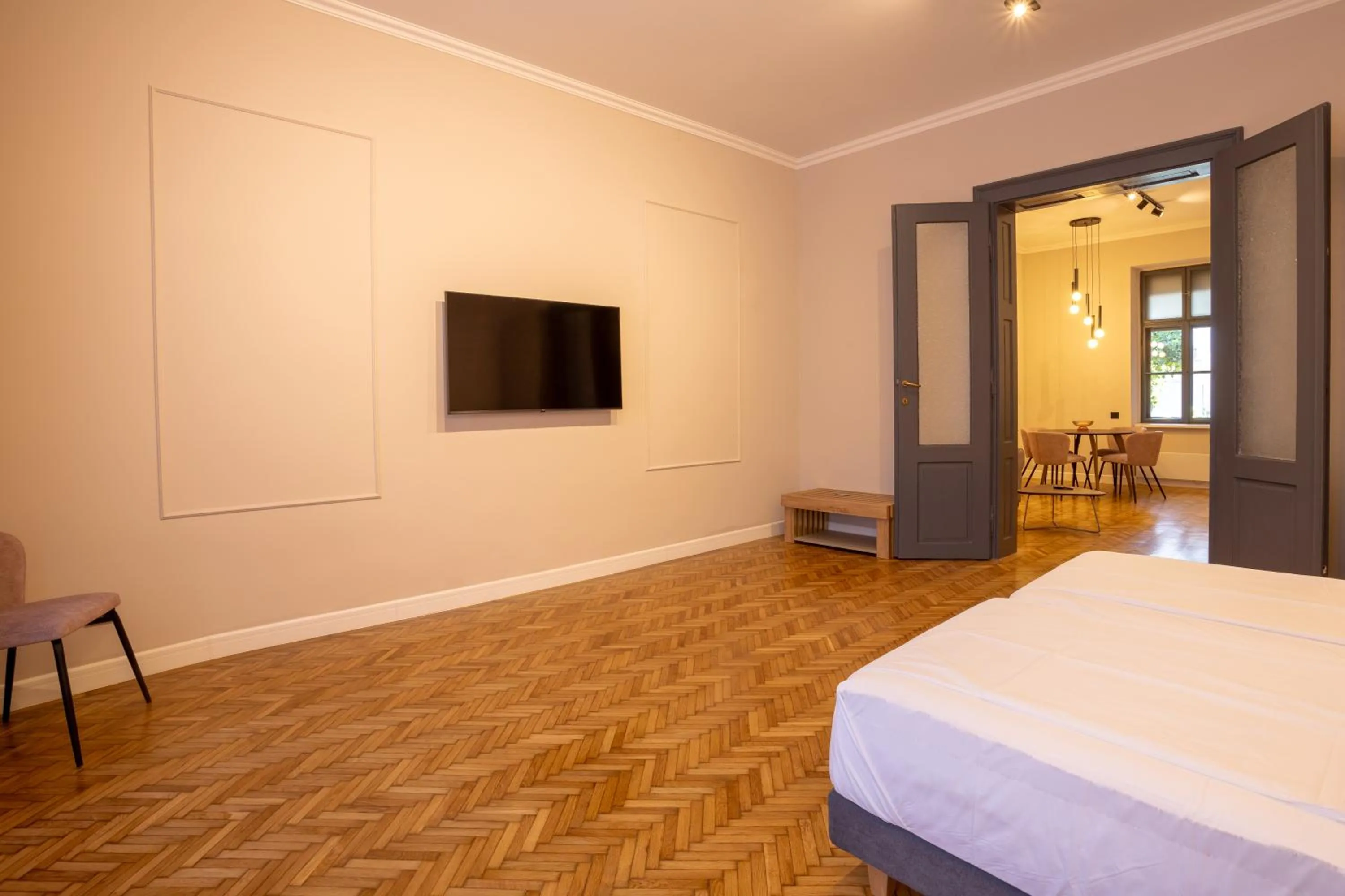 Bloom Downtown Suites