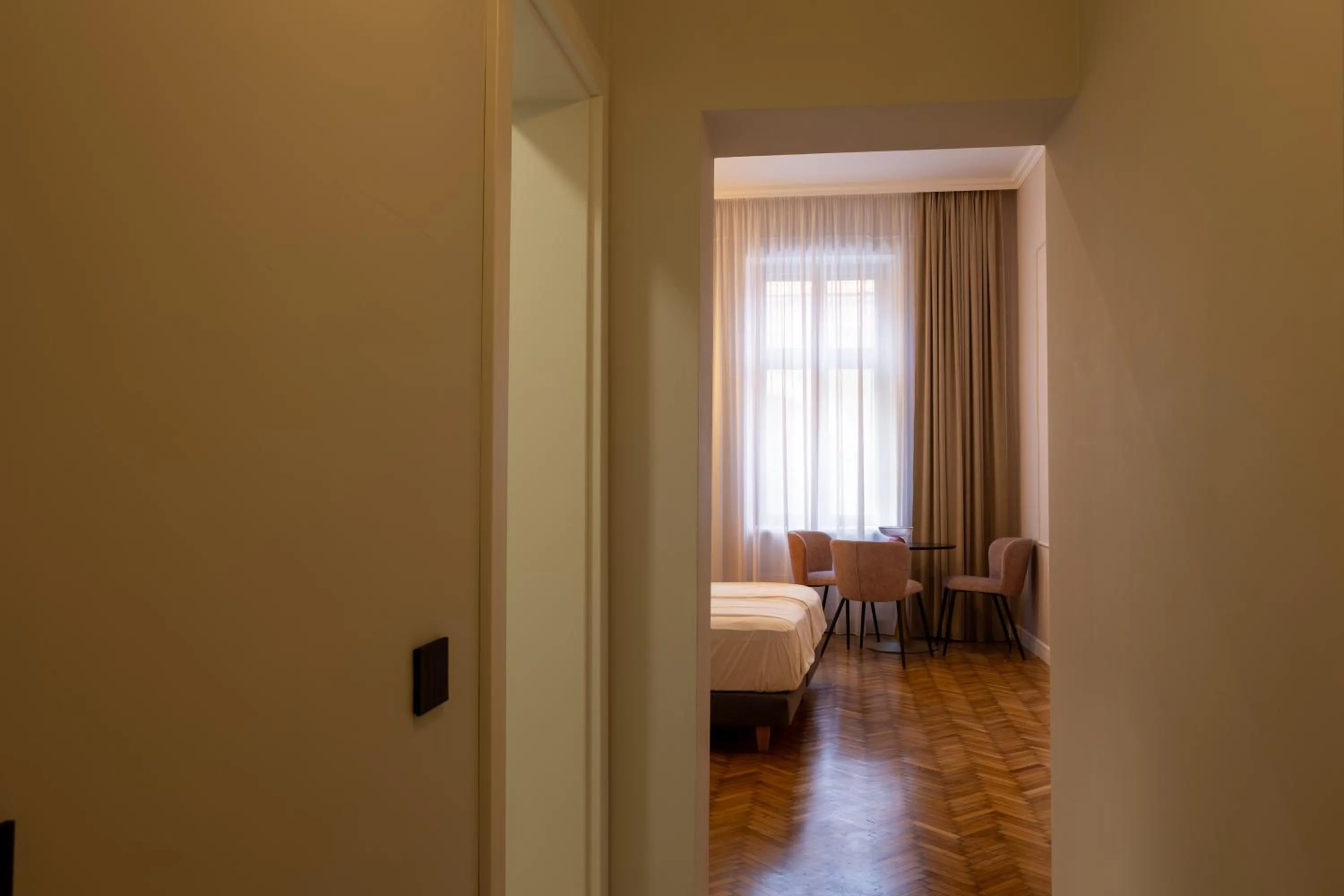 Bed in Bloom Downtown Suites