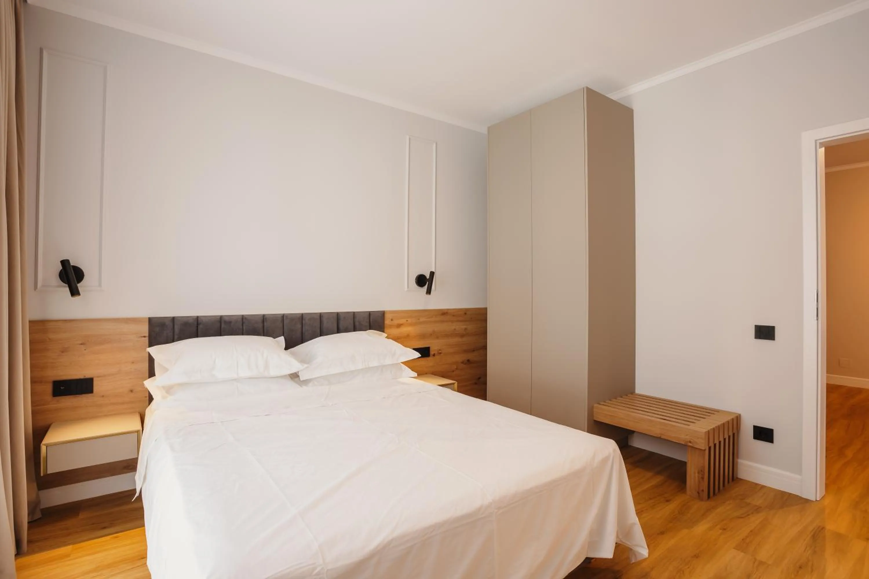 Bed in Bloom Downtown Suites