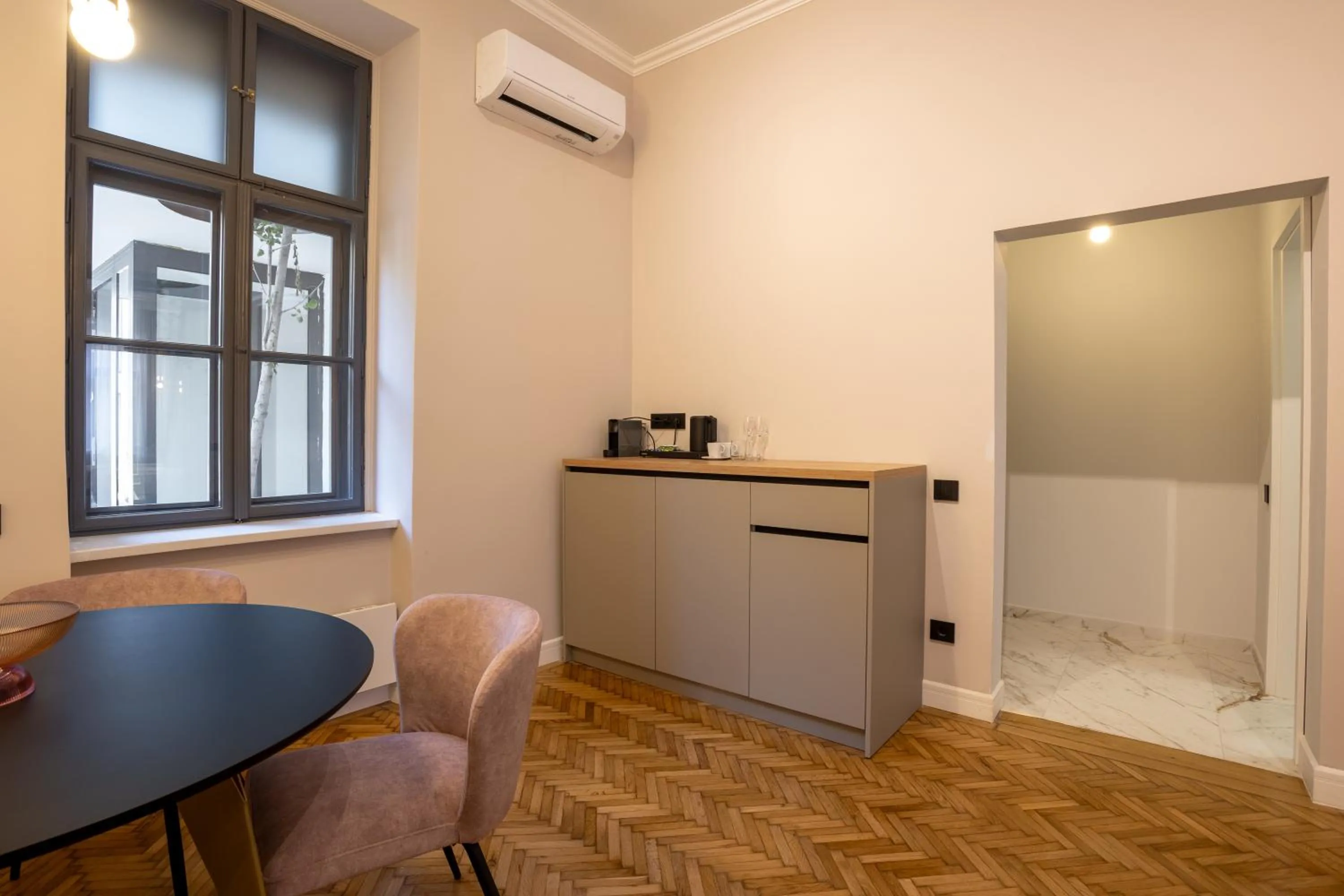 Bloom Downtown Suites