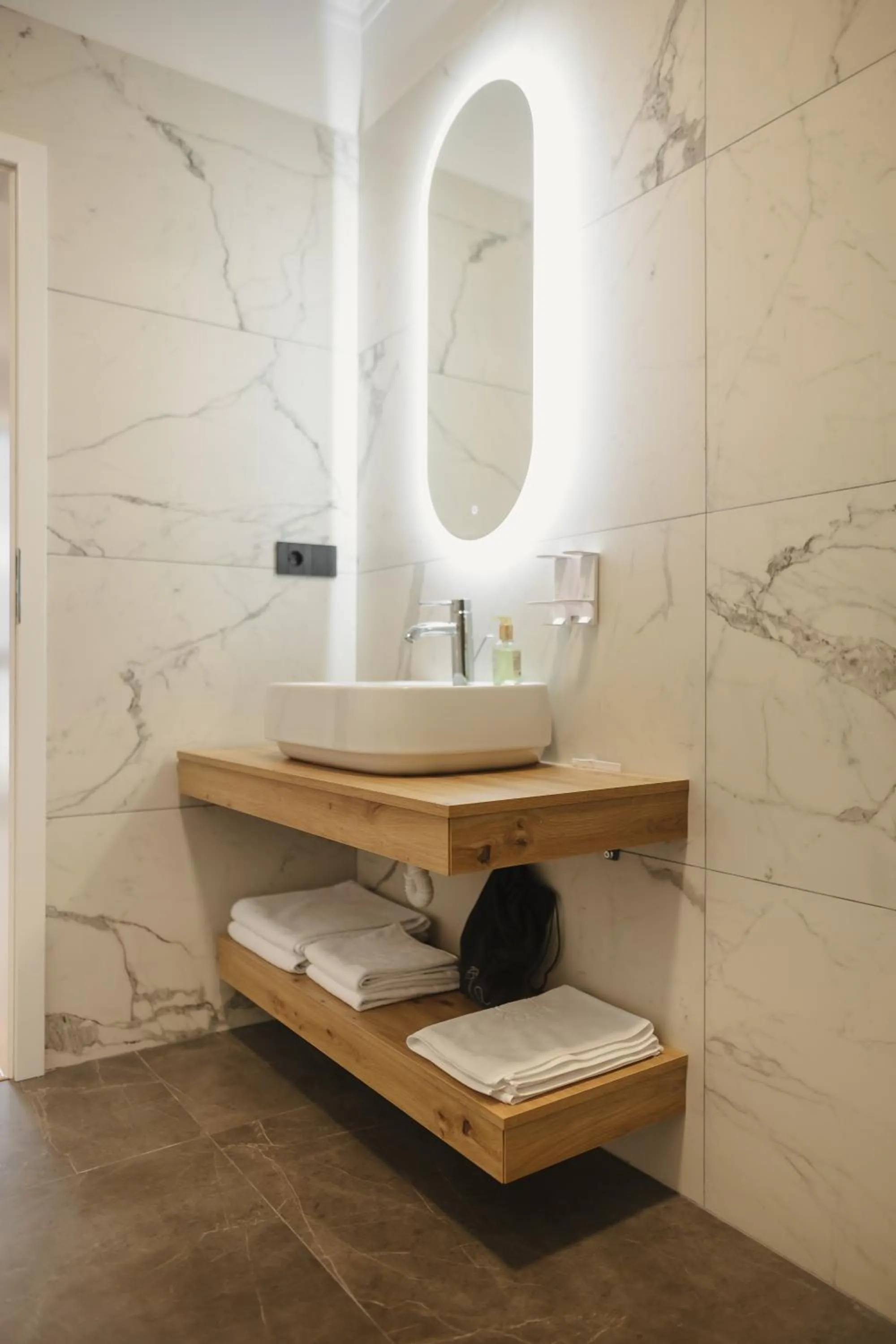 Bloom Downtown Suites