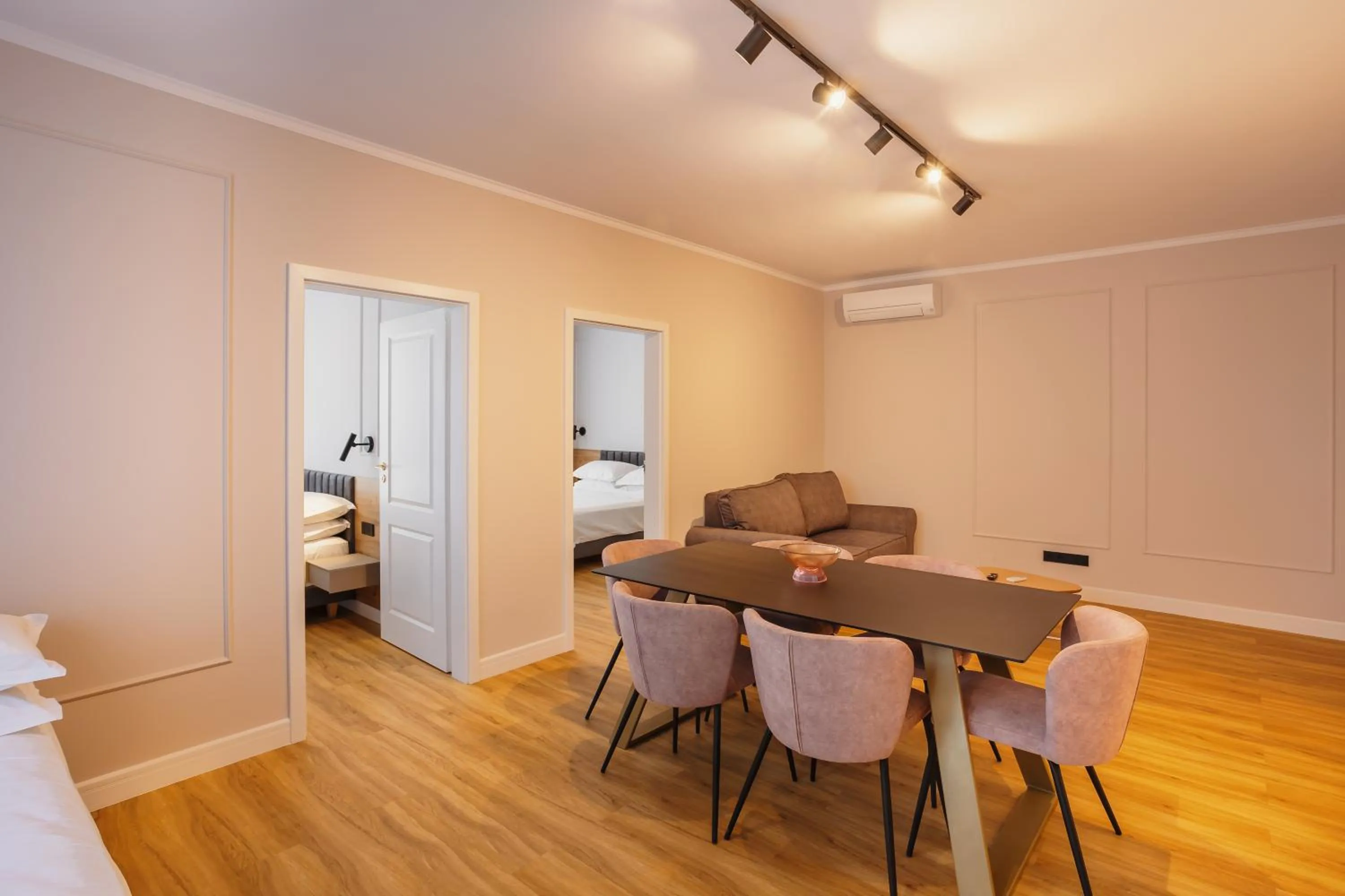 Bloom Downtown Suites