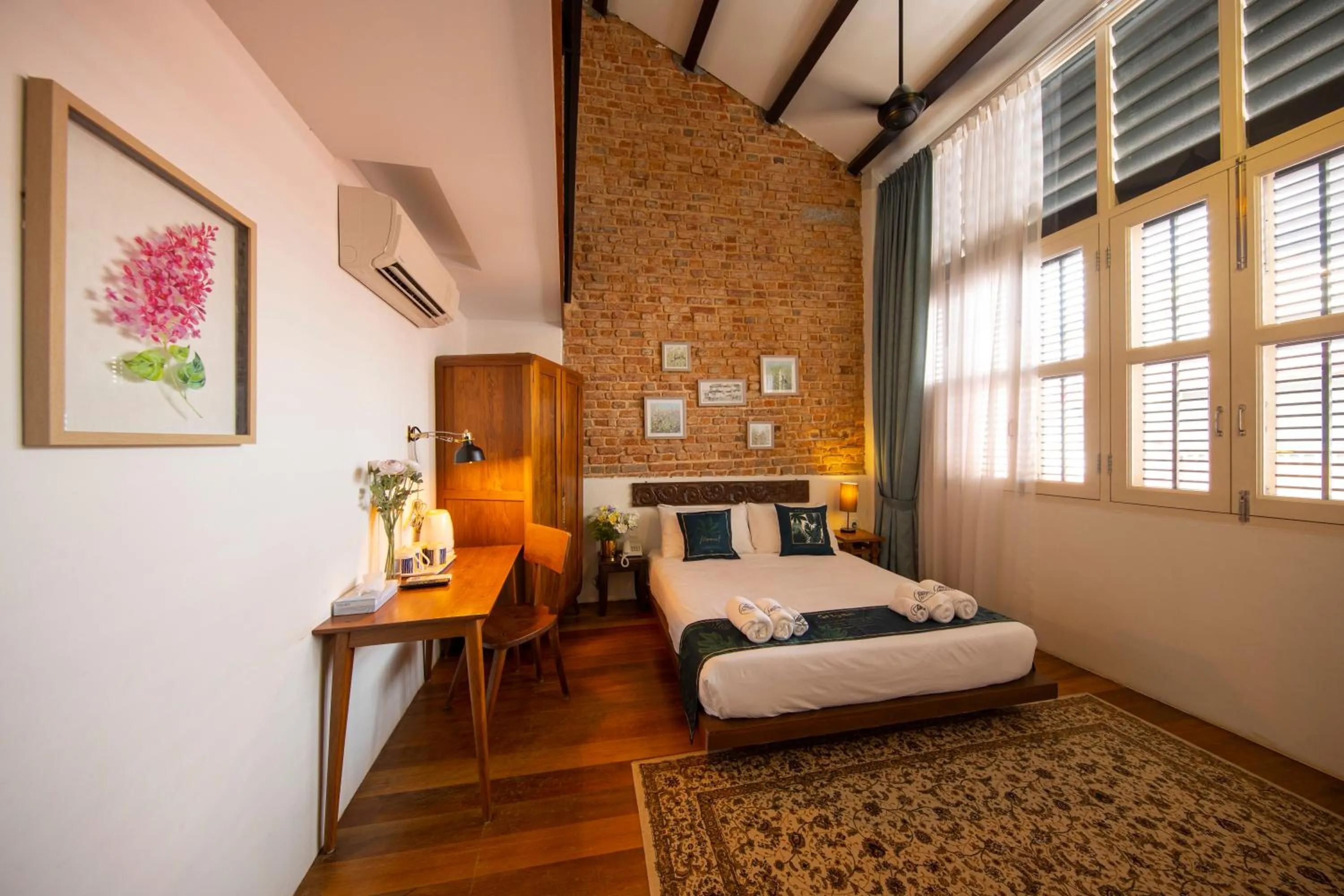 Photo of the whole room, Bed in Sweet Cili Boutique Hotel