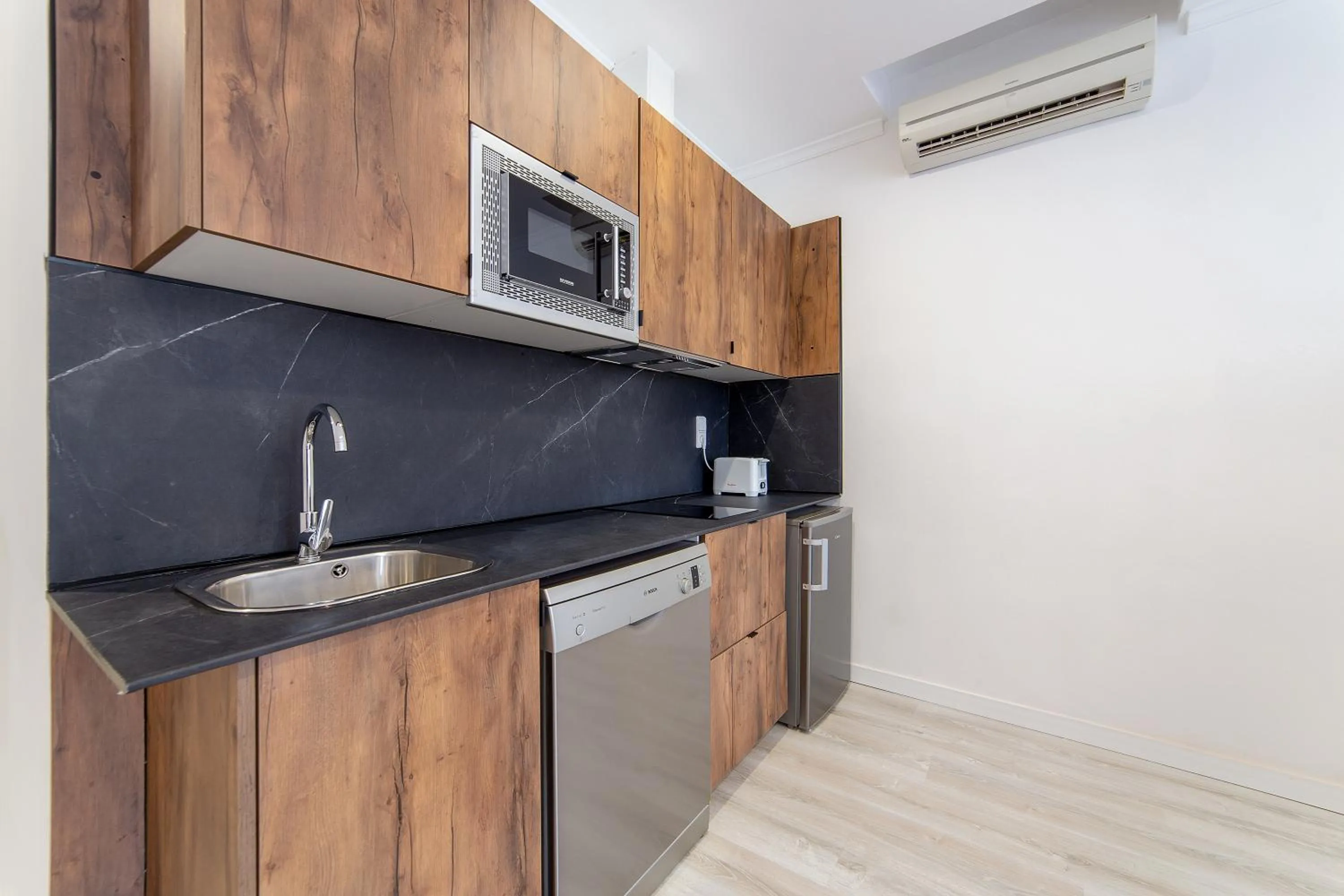 Kitchen or kitchenette in Albufera Dreams Nature Suites