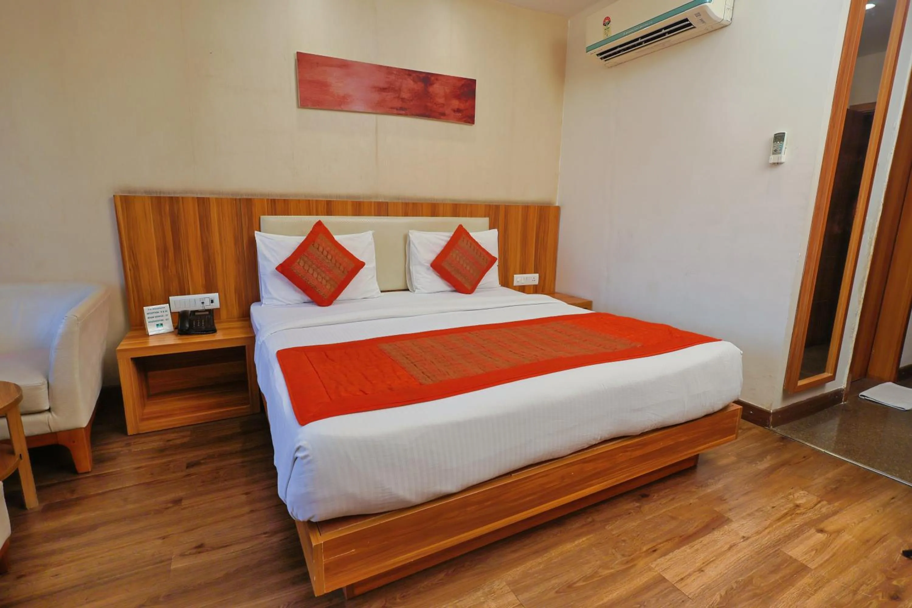 Bedroom, Bed in Le Roi Udaipur