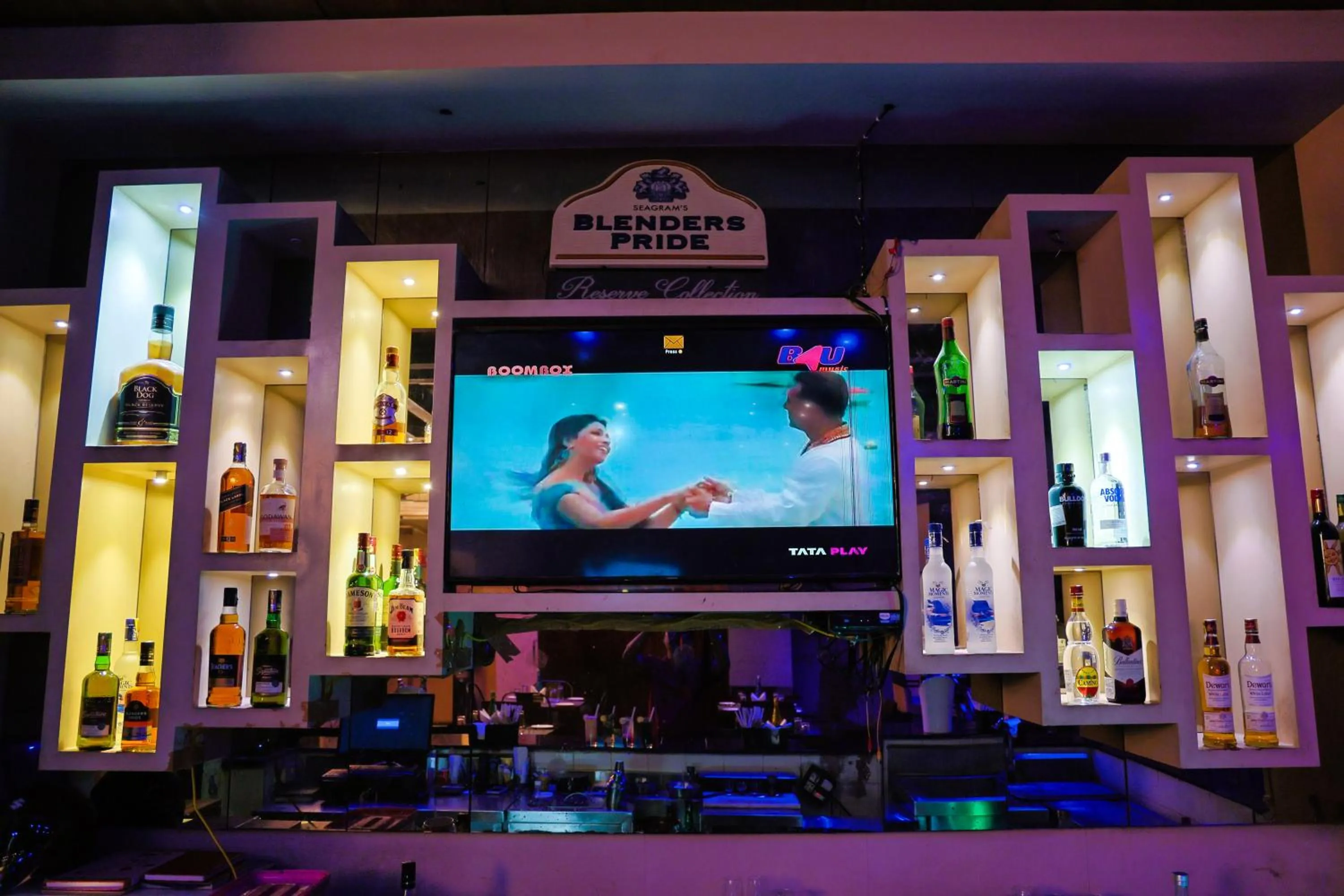 Lounge or bar in Le Roi Udaipur