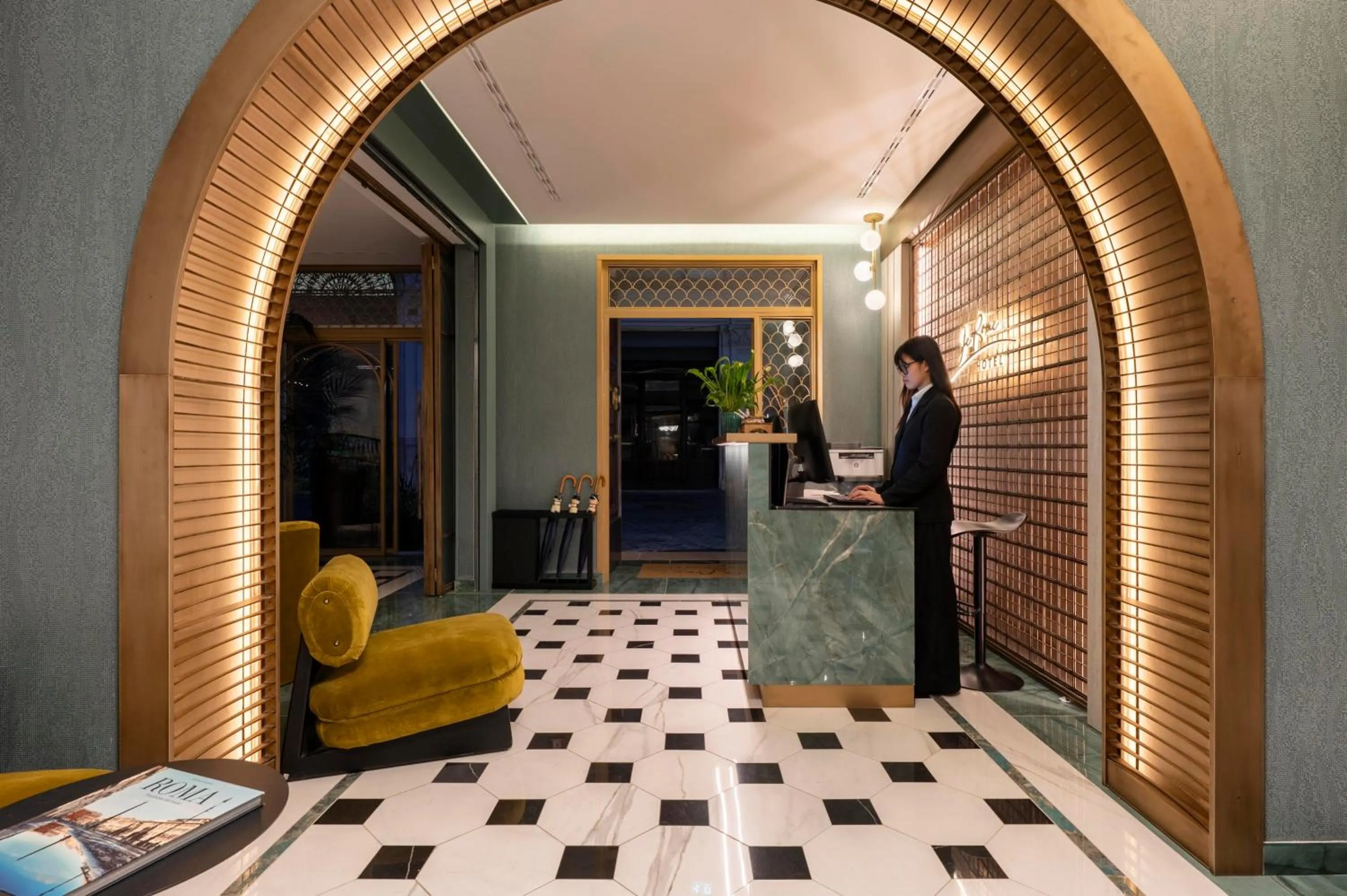 Lobby or reception in Je Rome Hotel