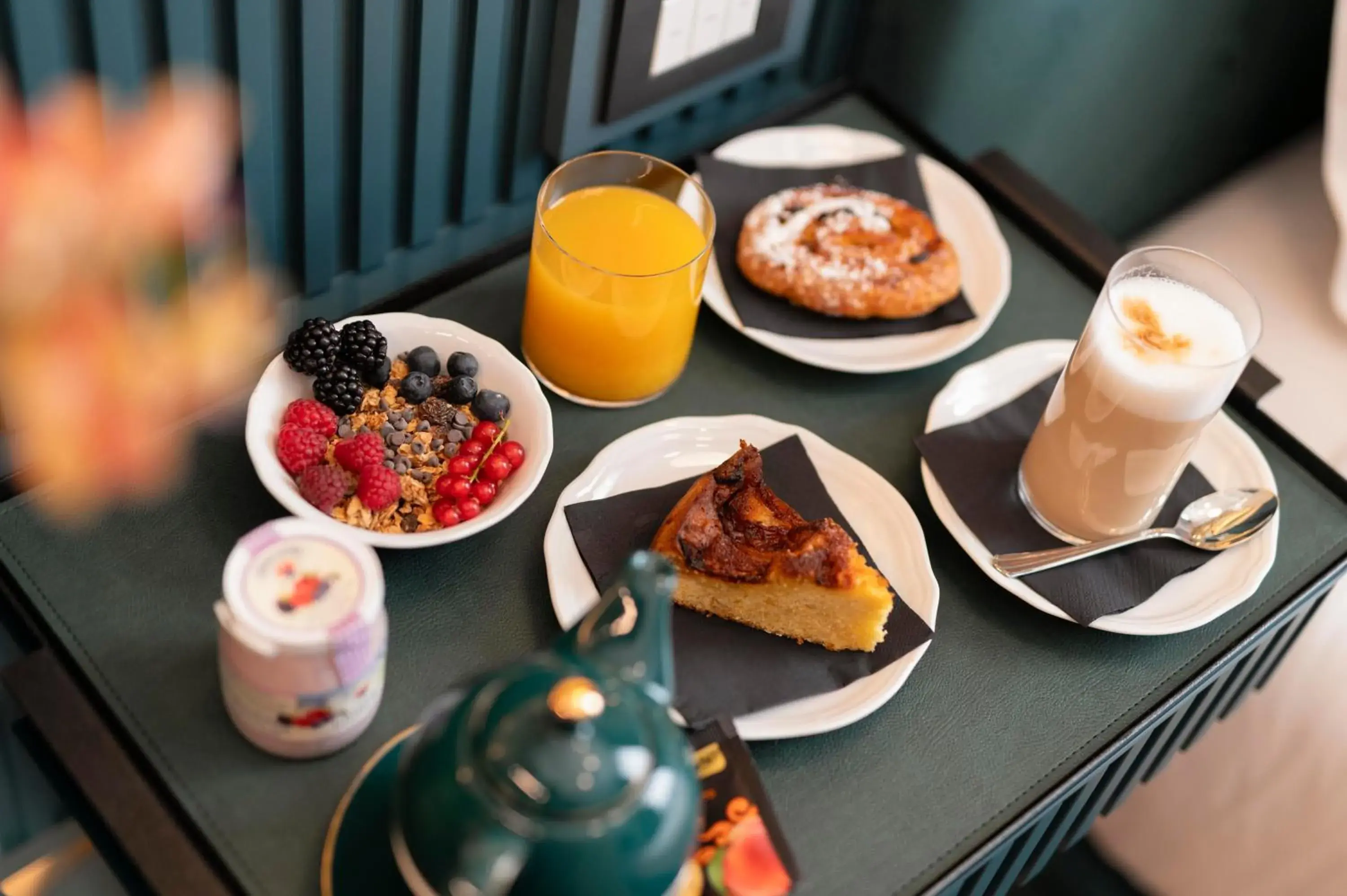 Food and drinks in Je Rome Hotel Food and drinks in Je Rome Hotel