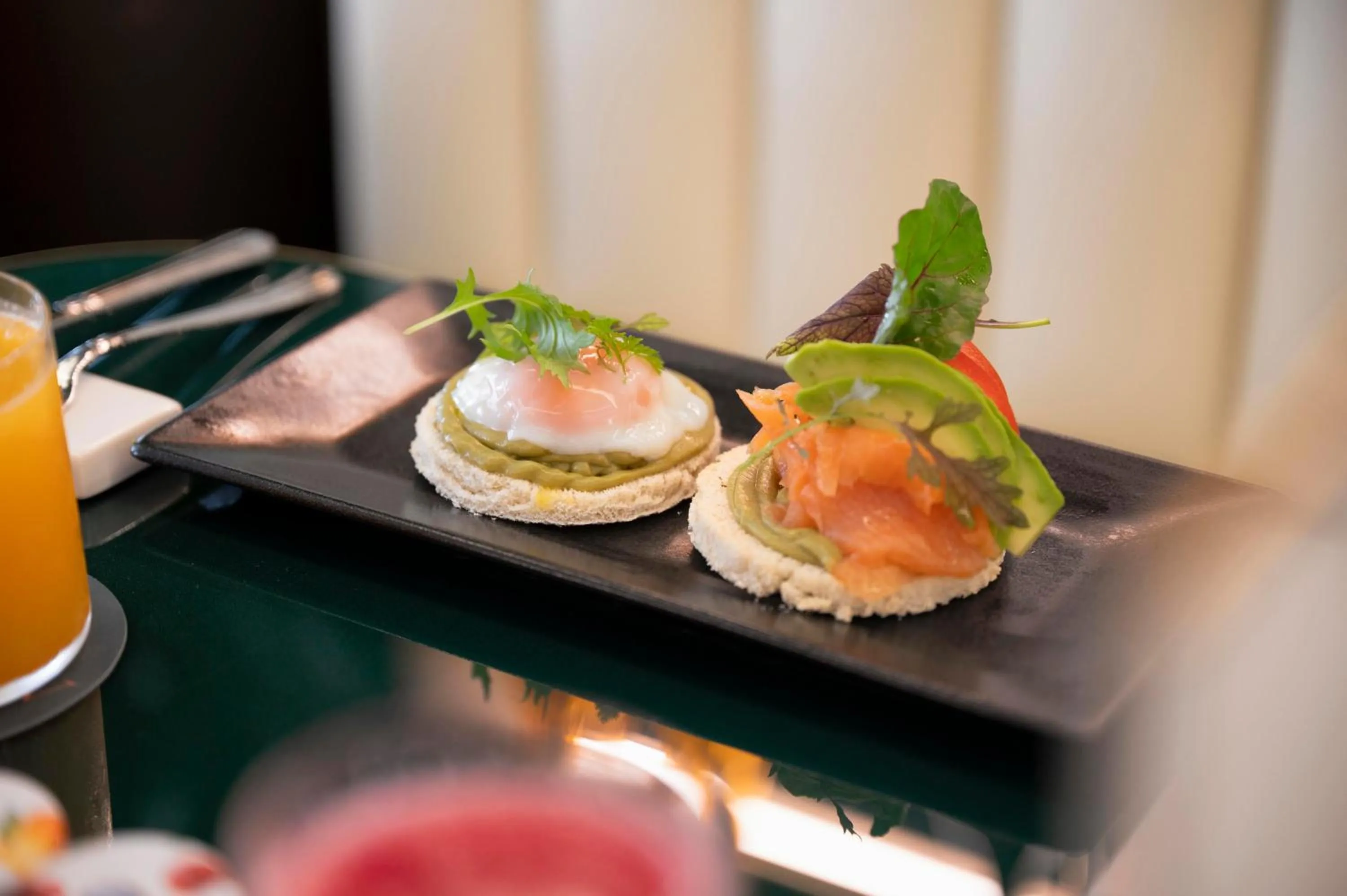 Food and drinks in Je Rome Hotel