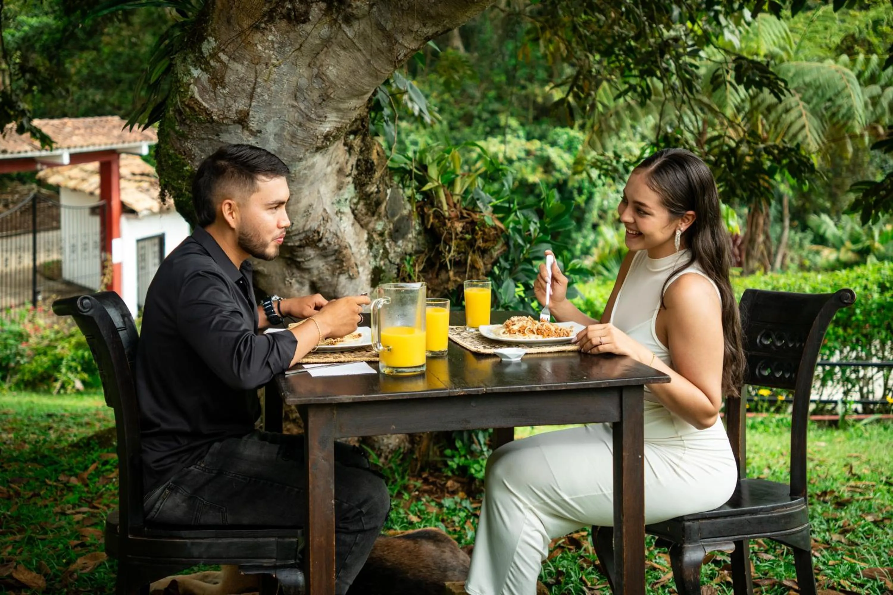Restaurant/places to eat in Hotel Guaitipan Ancestral