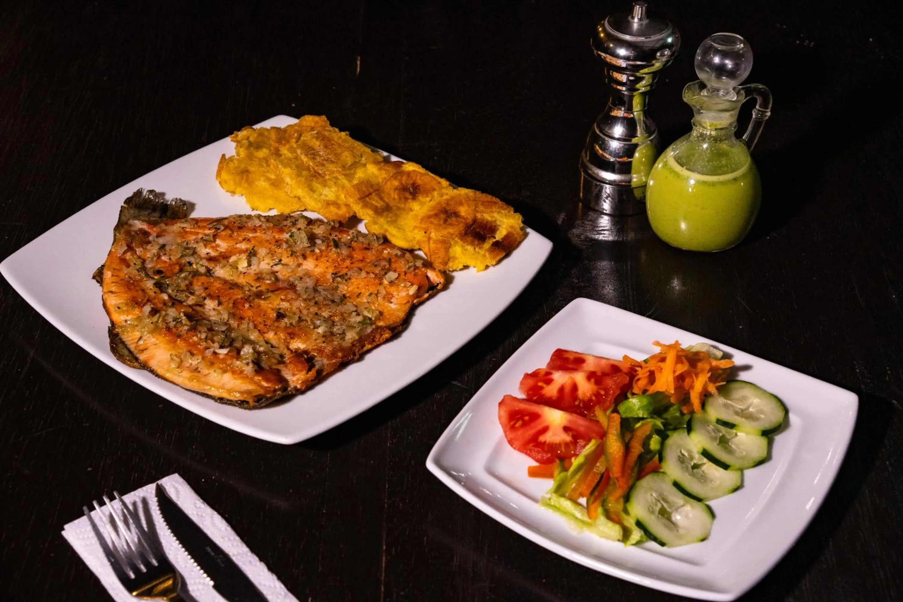 Restaurant/places to eat in Hotel Guaitipan Ancestral