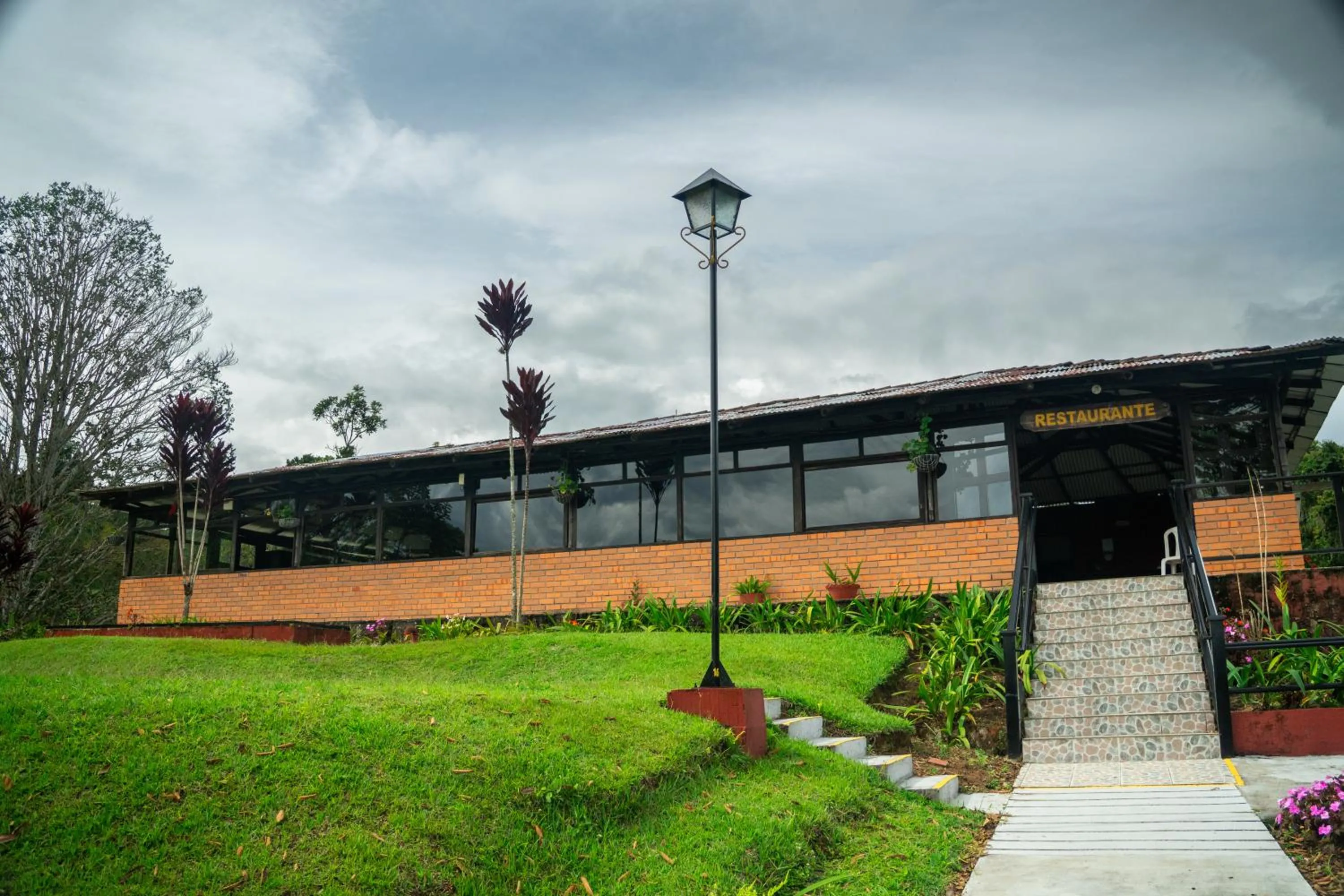 Restaurant/places to eat in Hotel Guaitipan Ancestral