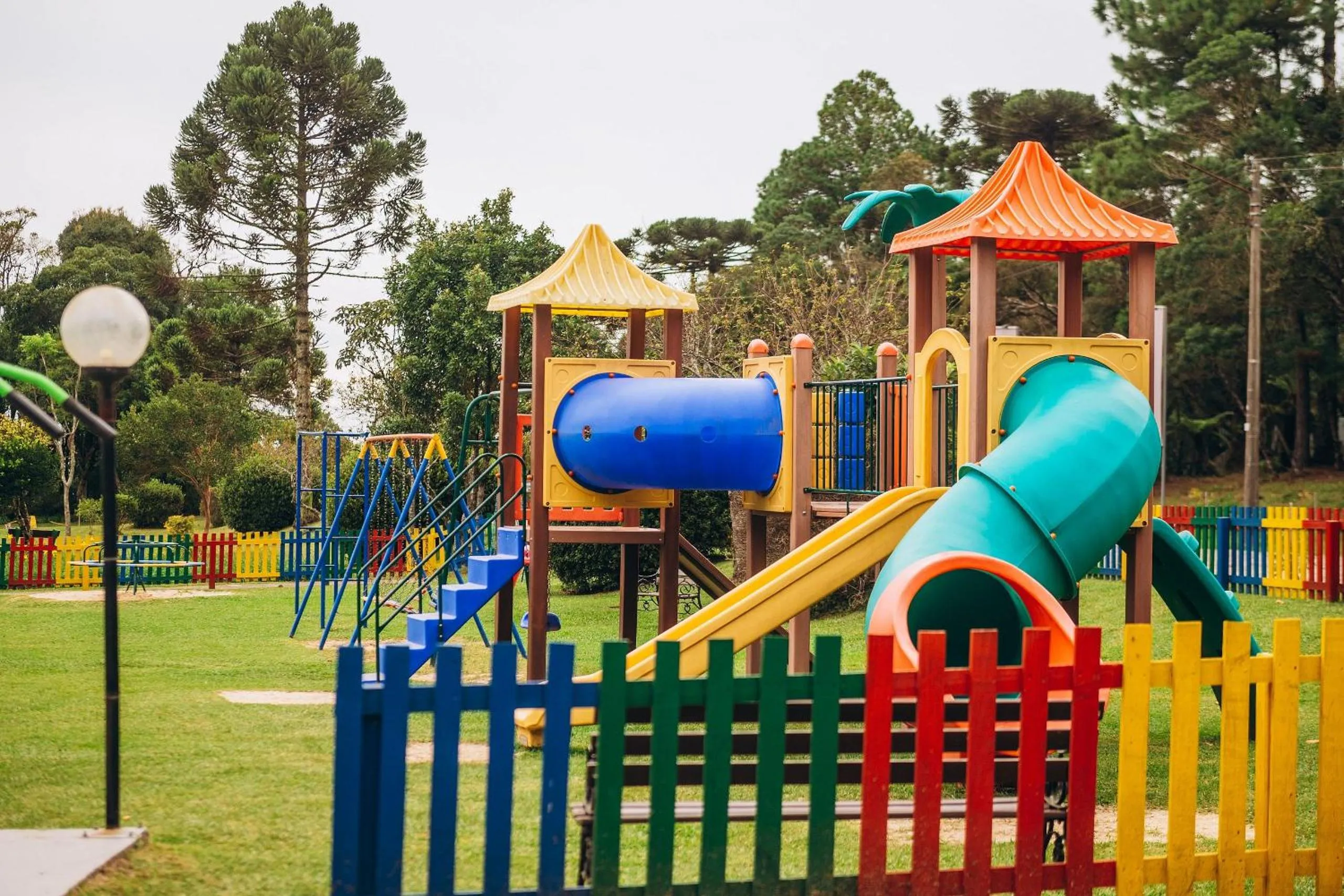 older children in Suíte Laje de Pedra Mountain Village
