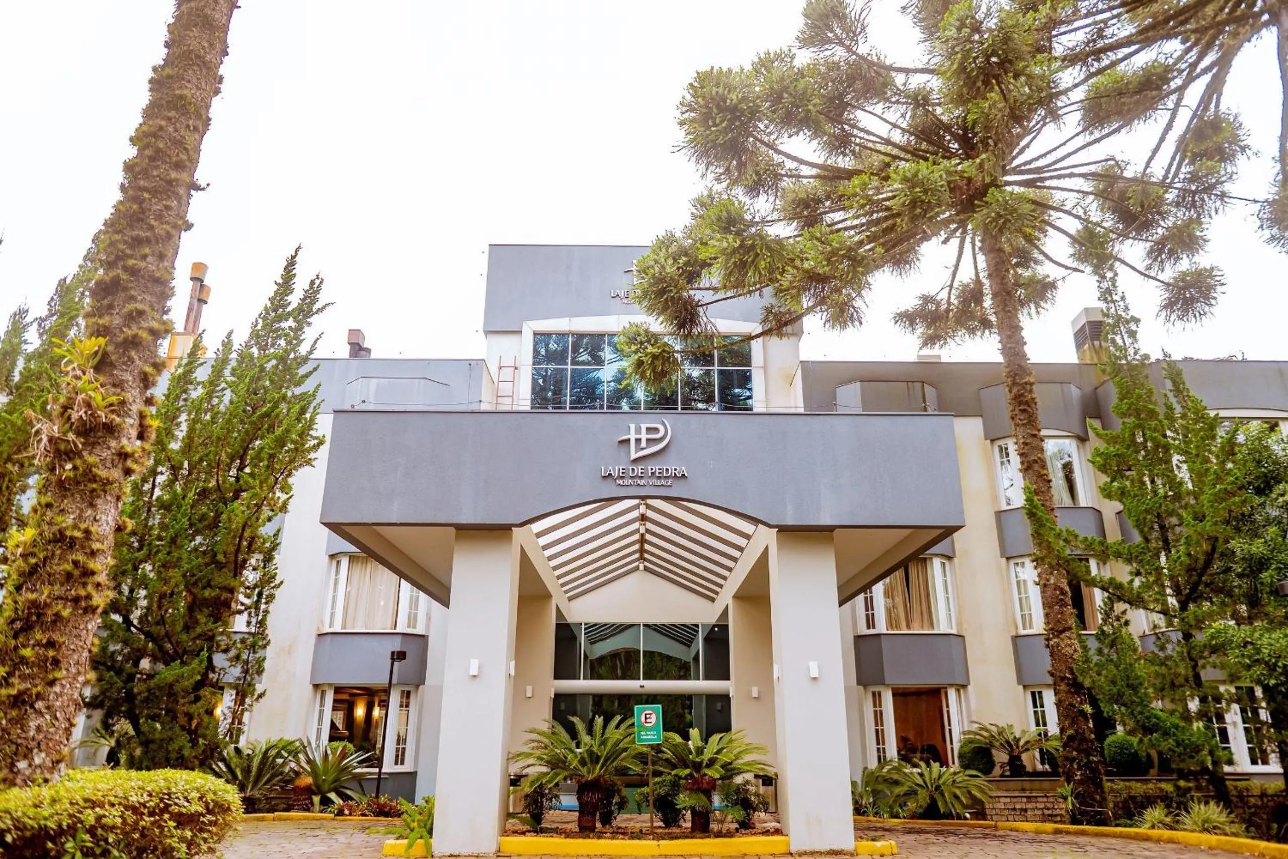 Facade/entrance in Suíte Laje de Pedra Mountain Village