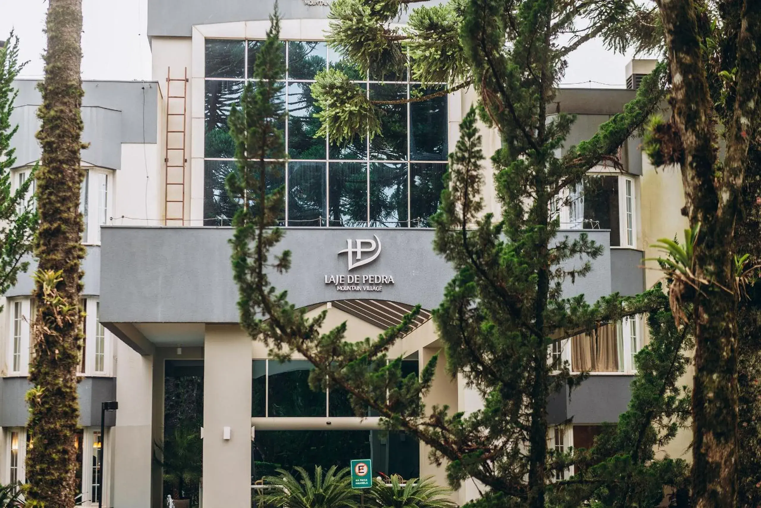 Facade/entrance in Suíte Laje de Pedra Mountain Village Facade/entrance in Suíte Laje de Pedra Mountain Village