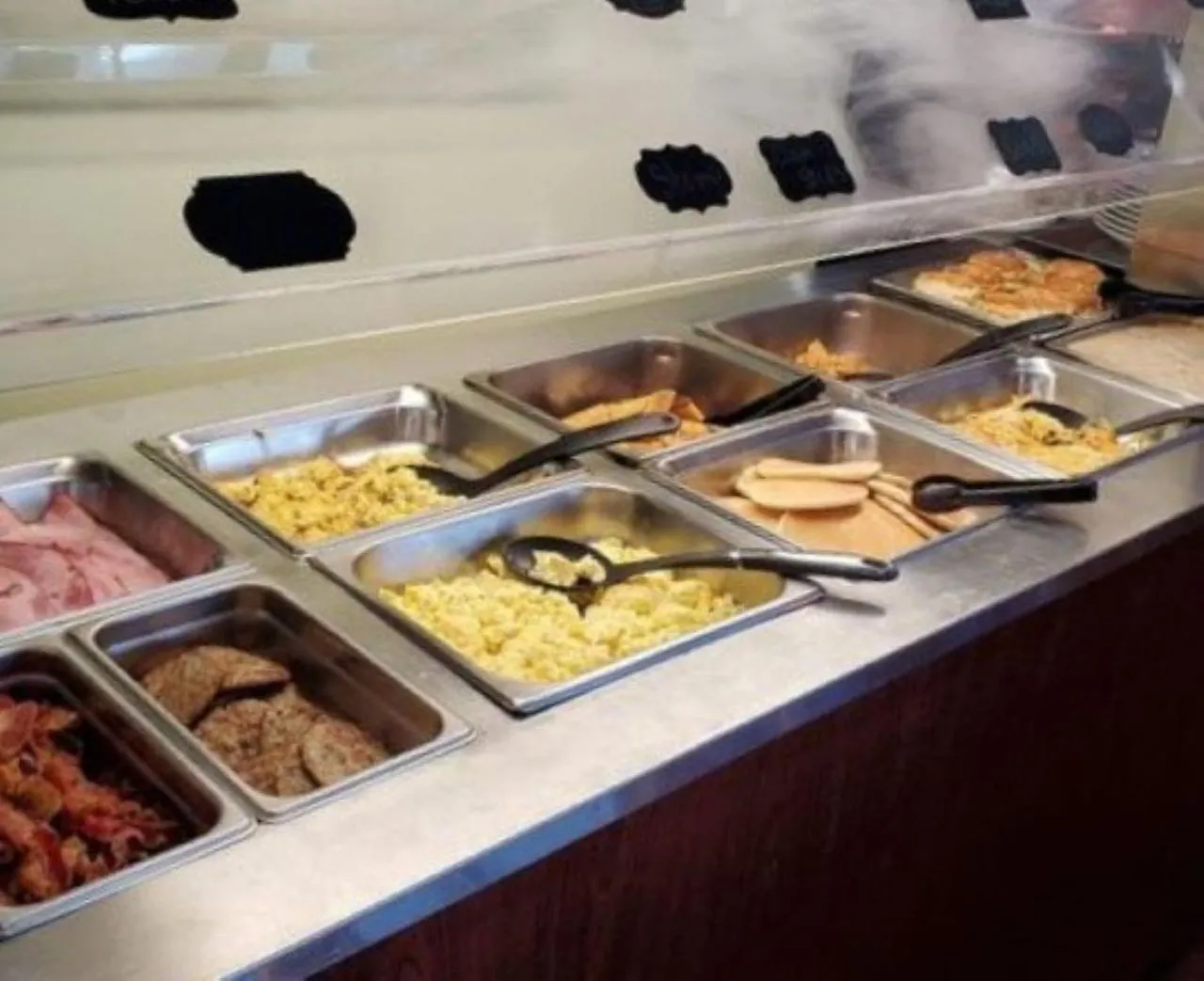 Restaurant/places to eat in Lena's Northern Pines Resort