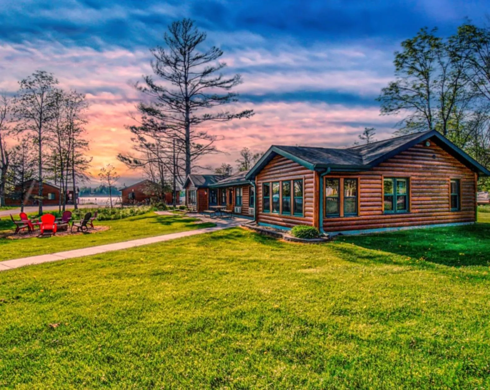 Lake view in Lena's Northern Pines Resort