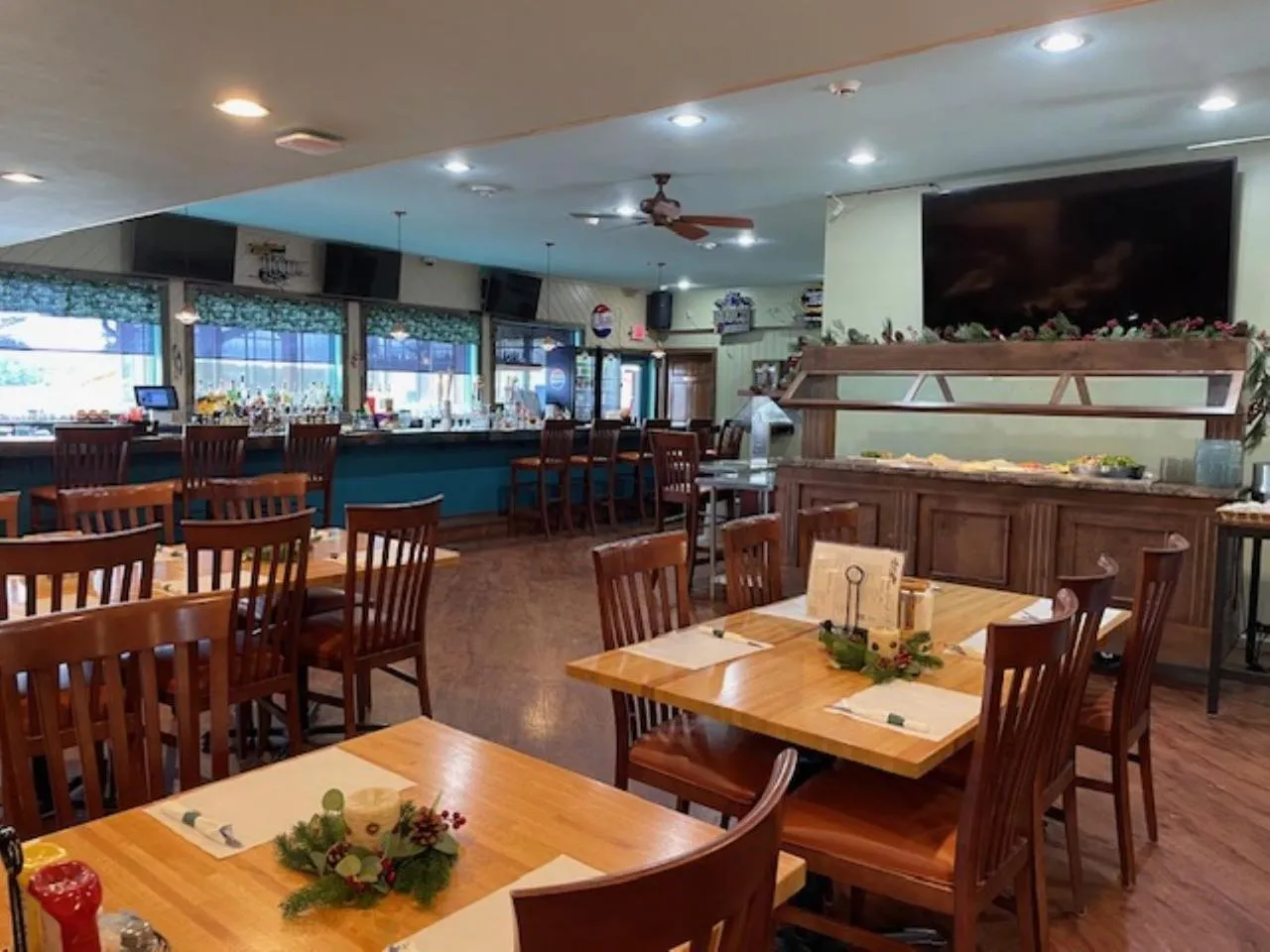 Restaurant/places to eat in Lena's Northern Pines Resort