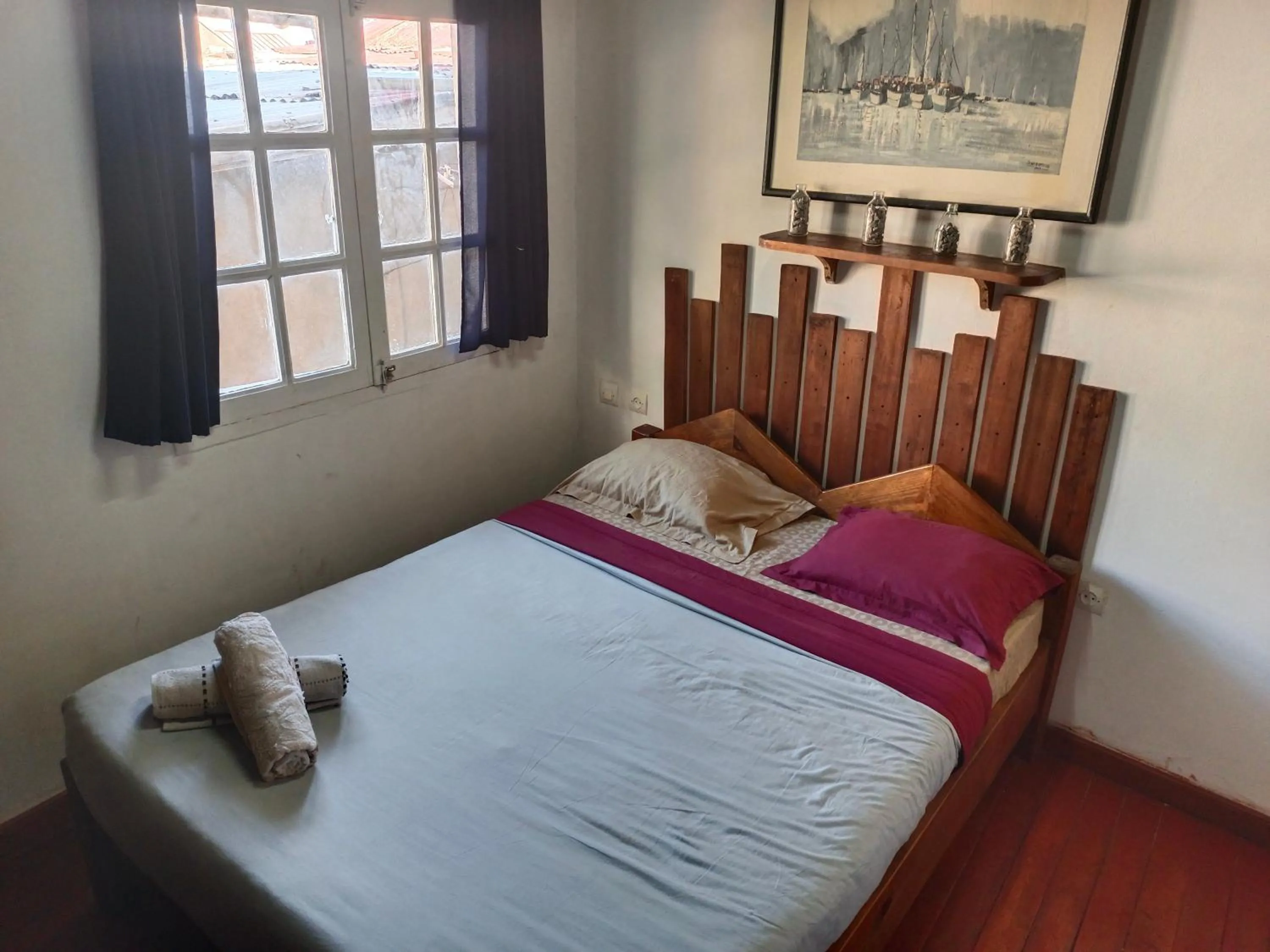 Double Room with Private Bathroom in La lanterne