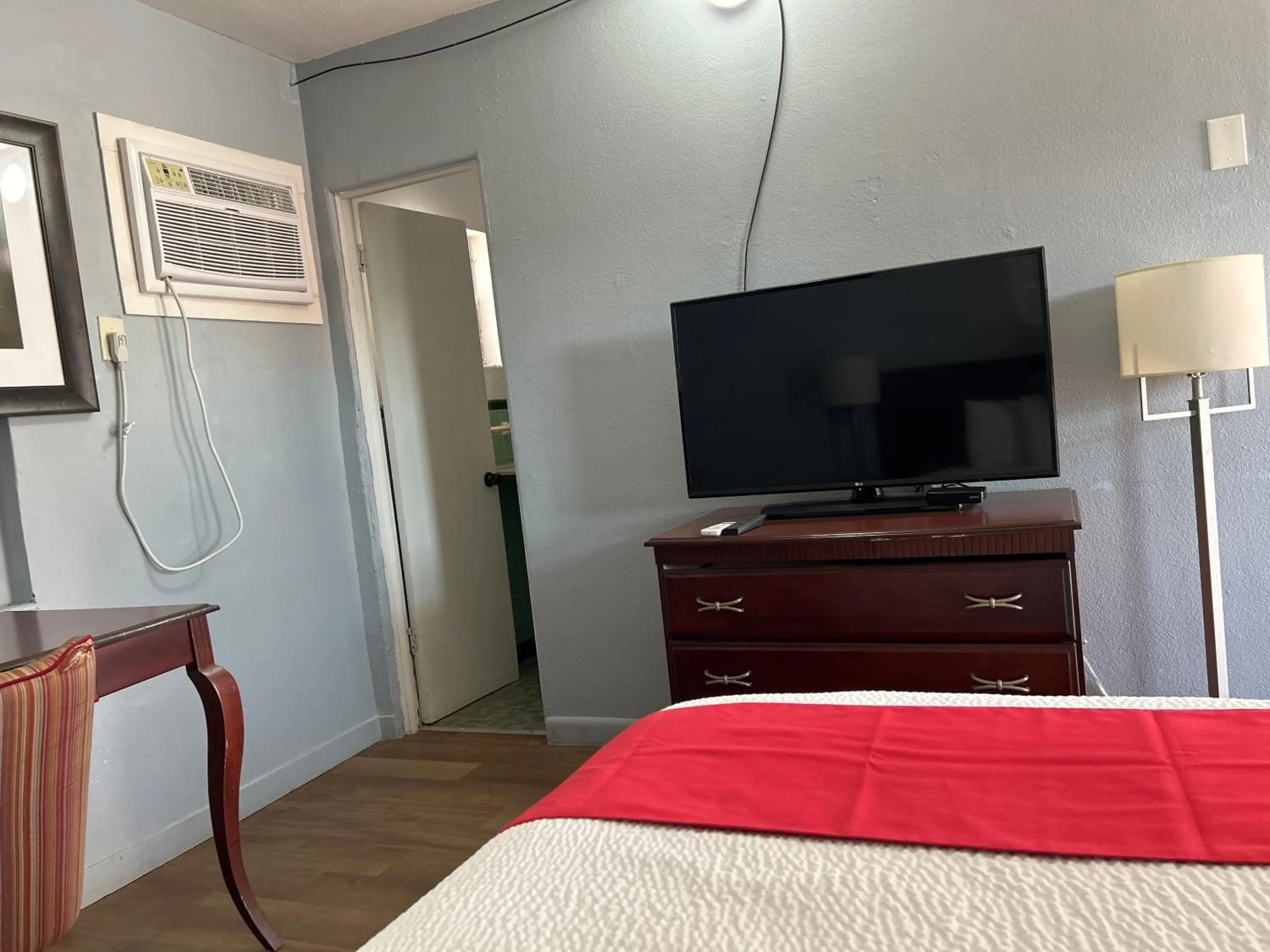 Bedroom, Bed in Stevens Motel by Capital O Ocala US 27